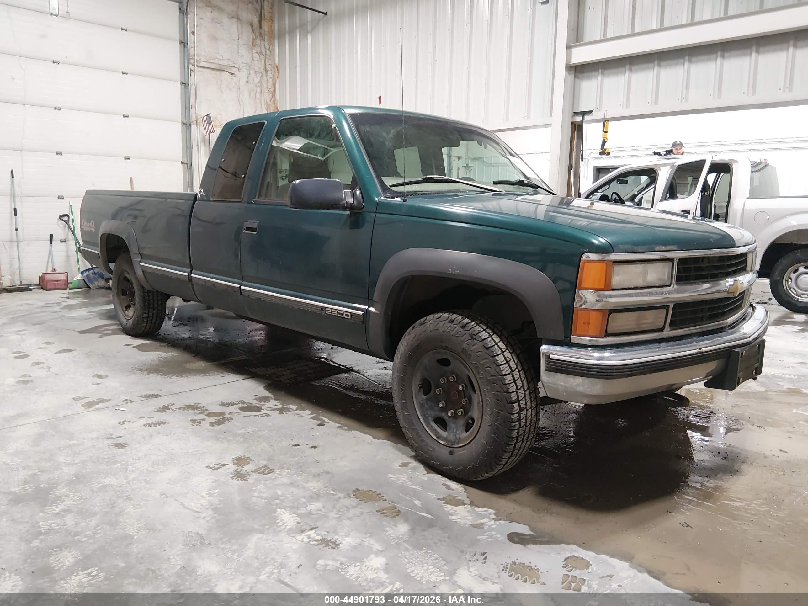1997 Chevrolet K2500 Hd Fleetside Green vin: 1GCGK29R6VE152994