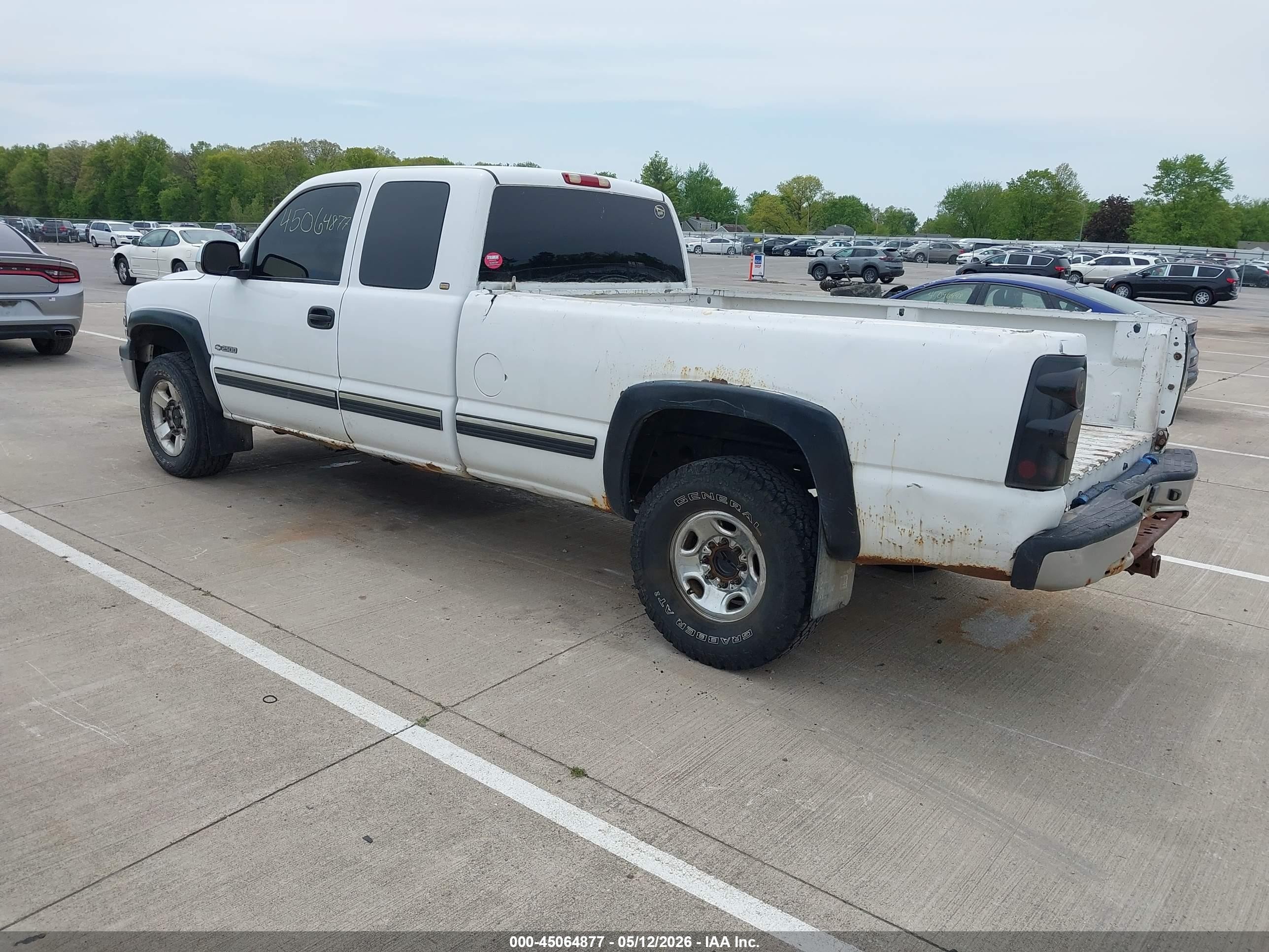 1999 Chevrolet Silverado 2500 Ls/lt White vin: 1GCGK29U1XE207326