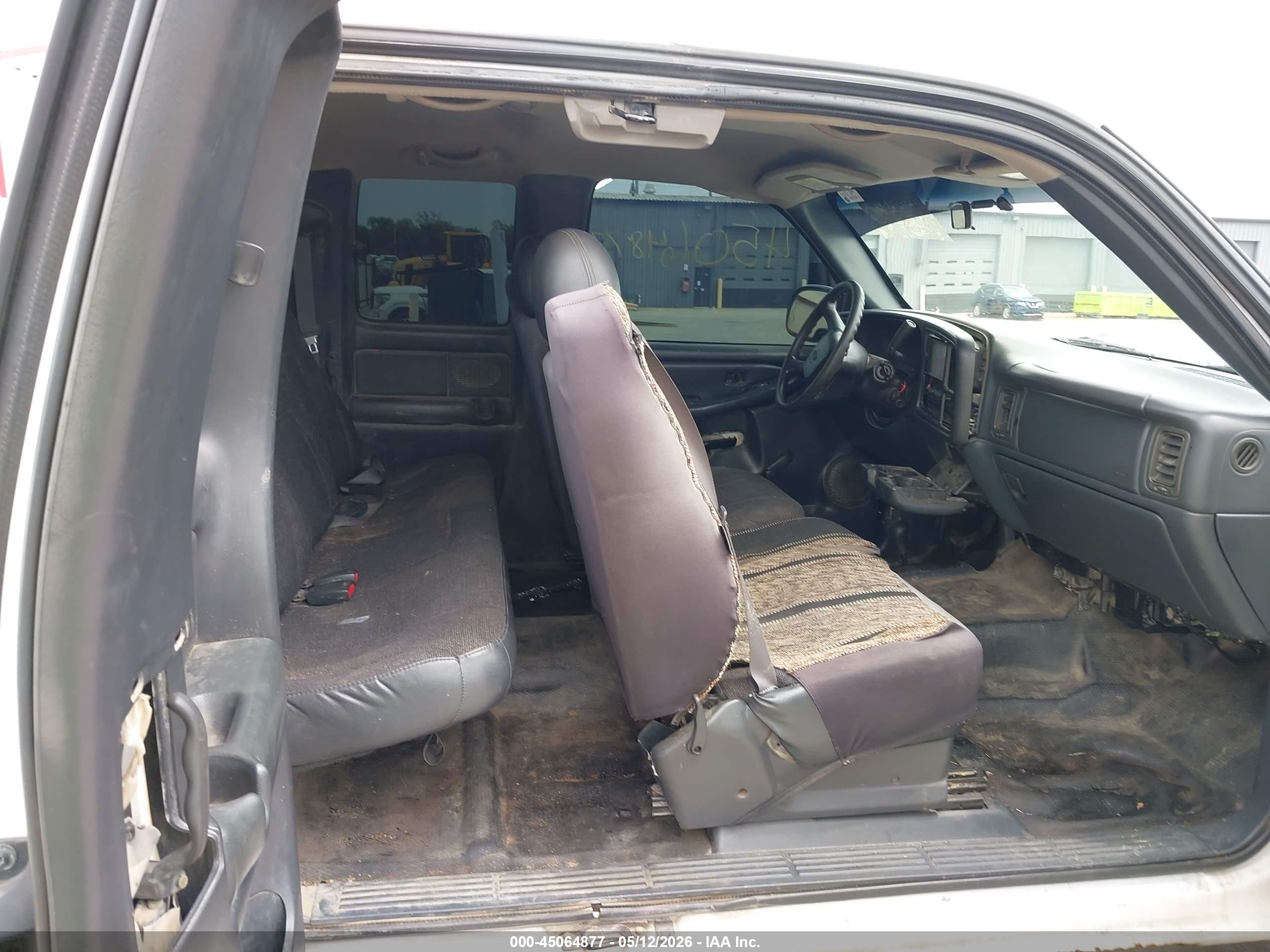 1999 Chevrolet Silverado 2500 Ls/lt White vin: 1GCGK29U1XE207326