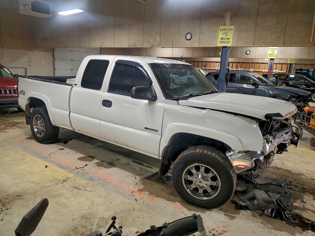 2004 Chevrolet Silverado K2500 Белый vin: 1GCGK29U24Z206609