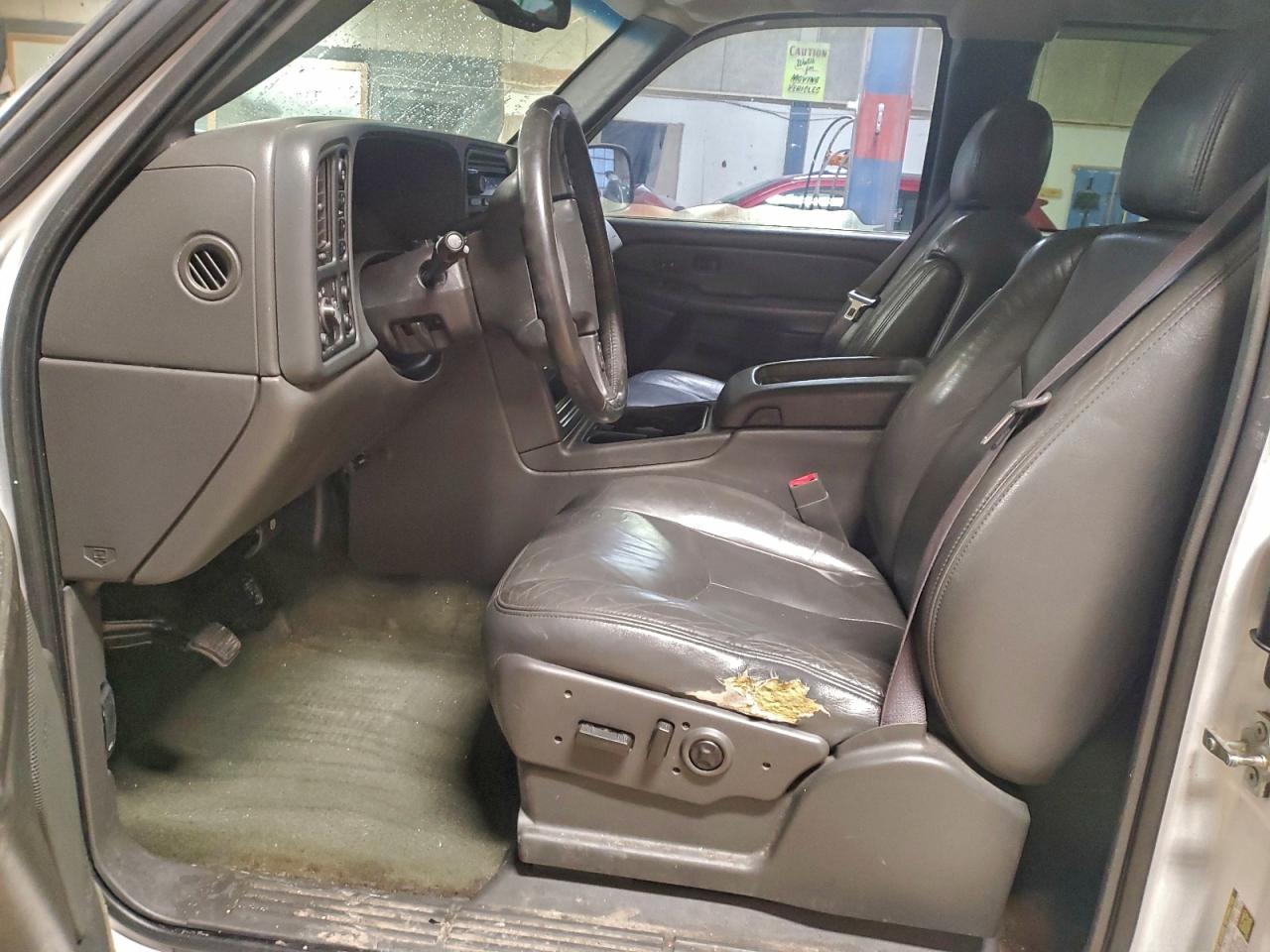 2004 Chevrolet Silverado K2500 Белый vin: 1GCGK29U24Z206609
