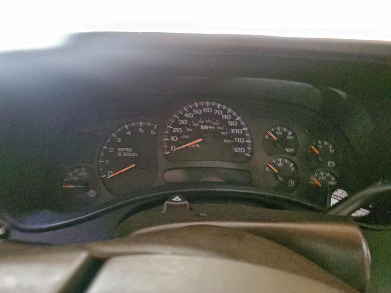 2004 Chevrolet Silverado K2500 Белый vin: 1GCGK29U24Z206609