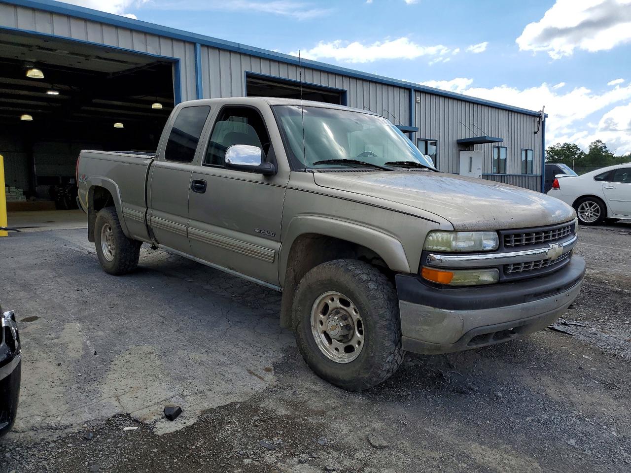 2000 Chevrolet Silverado K2500 Tan vin: 1GCGK29U2YZ170801