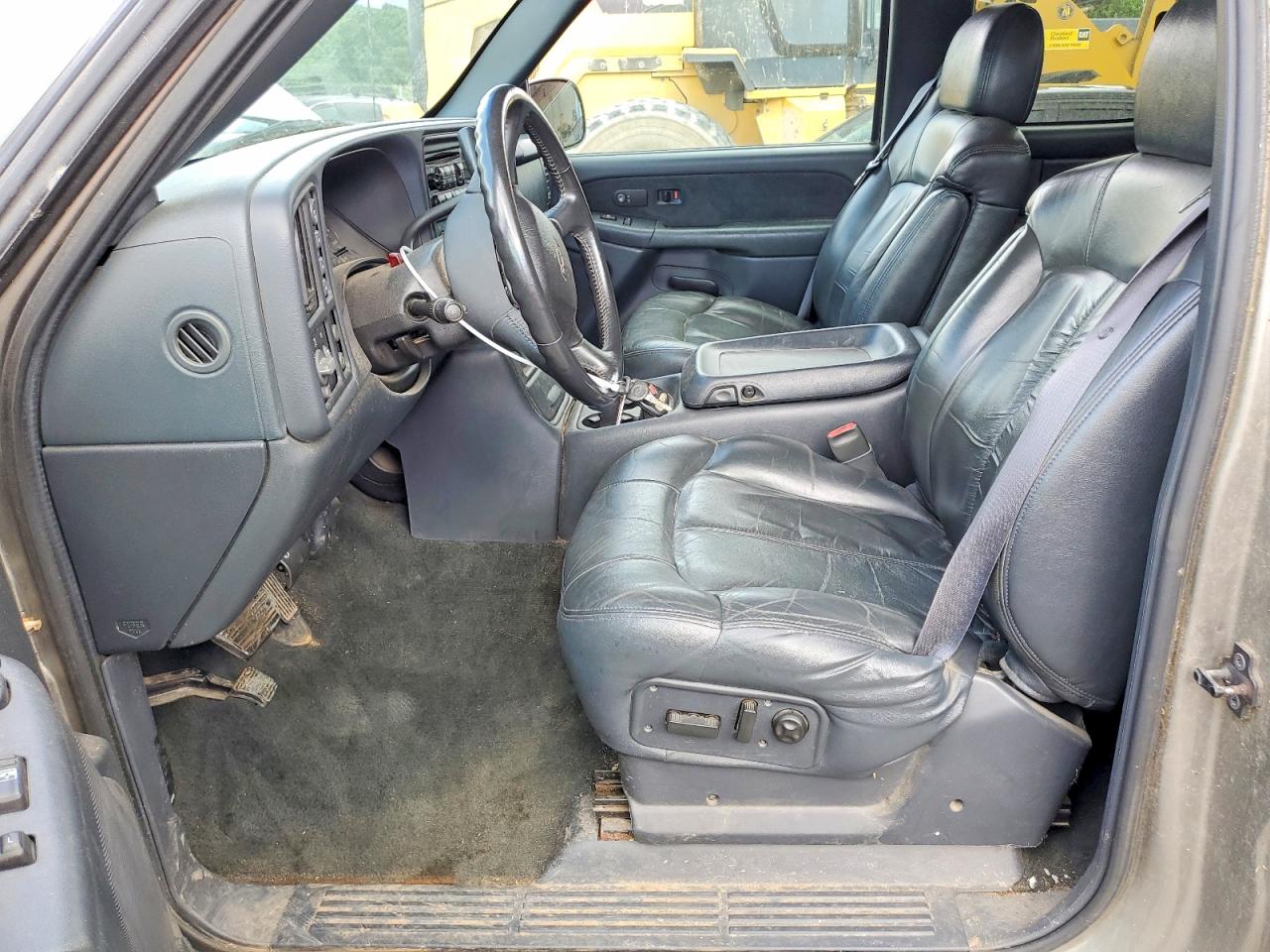 2000 Chevrolet Silverado K2500 Tan vin: 1GCGK29U2YZ170801