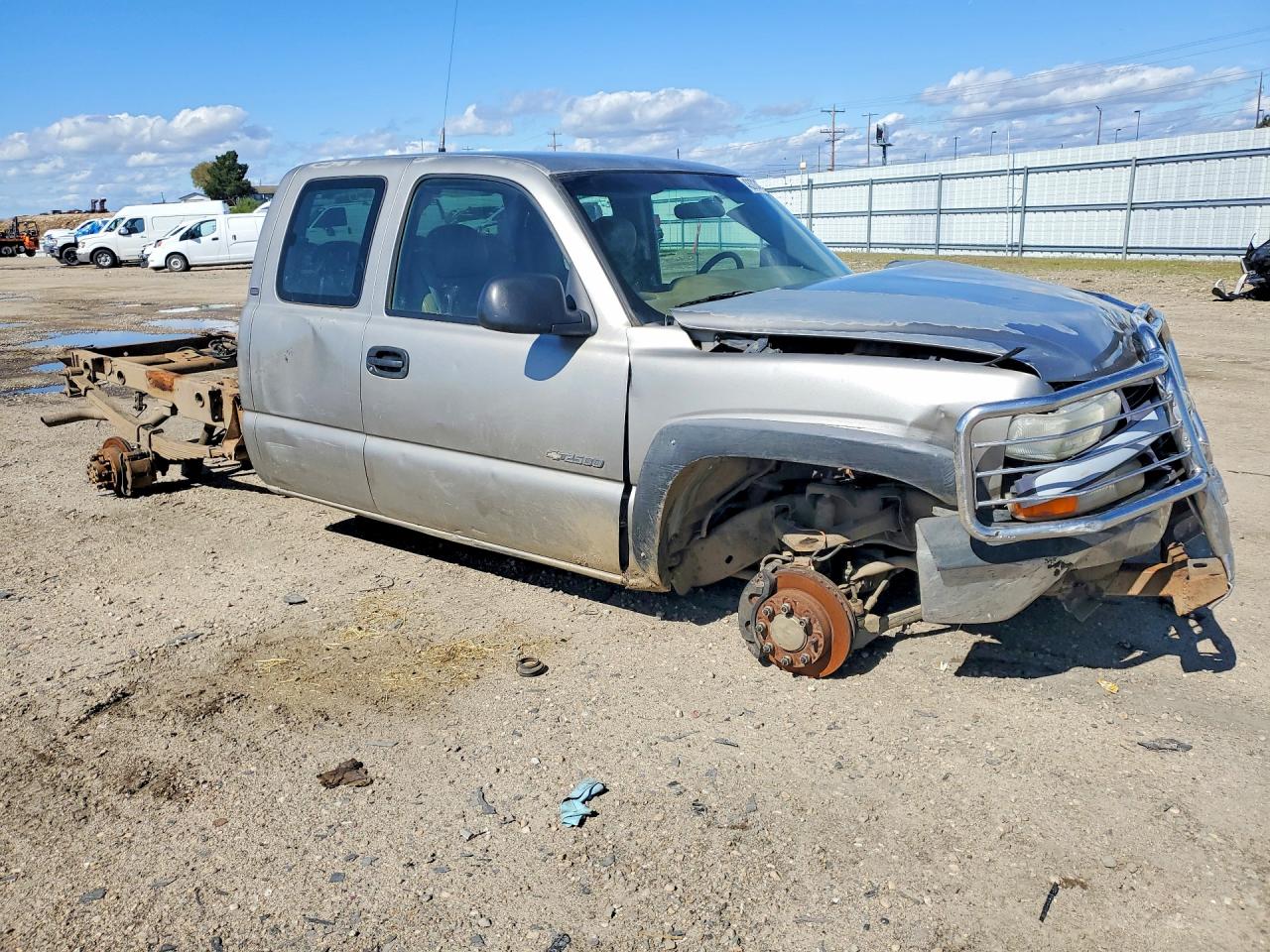 2000 Chevrolet Silverado K2500 Gold vin: 1GCGK29U3YE235534