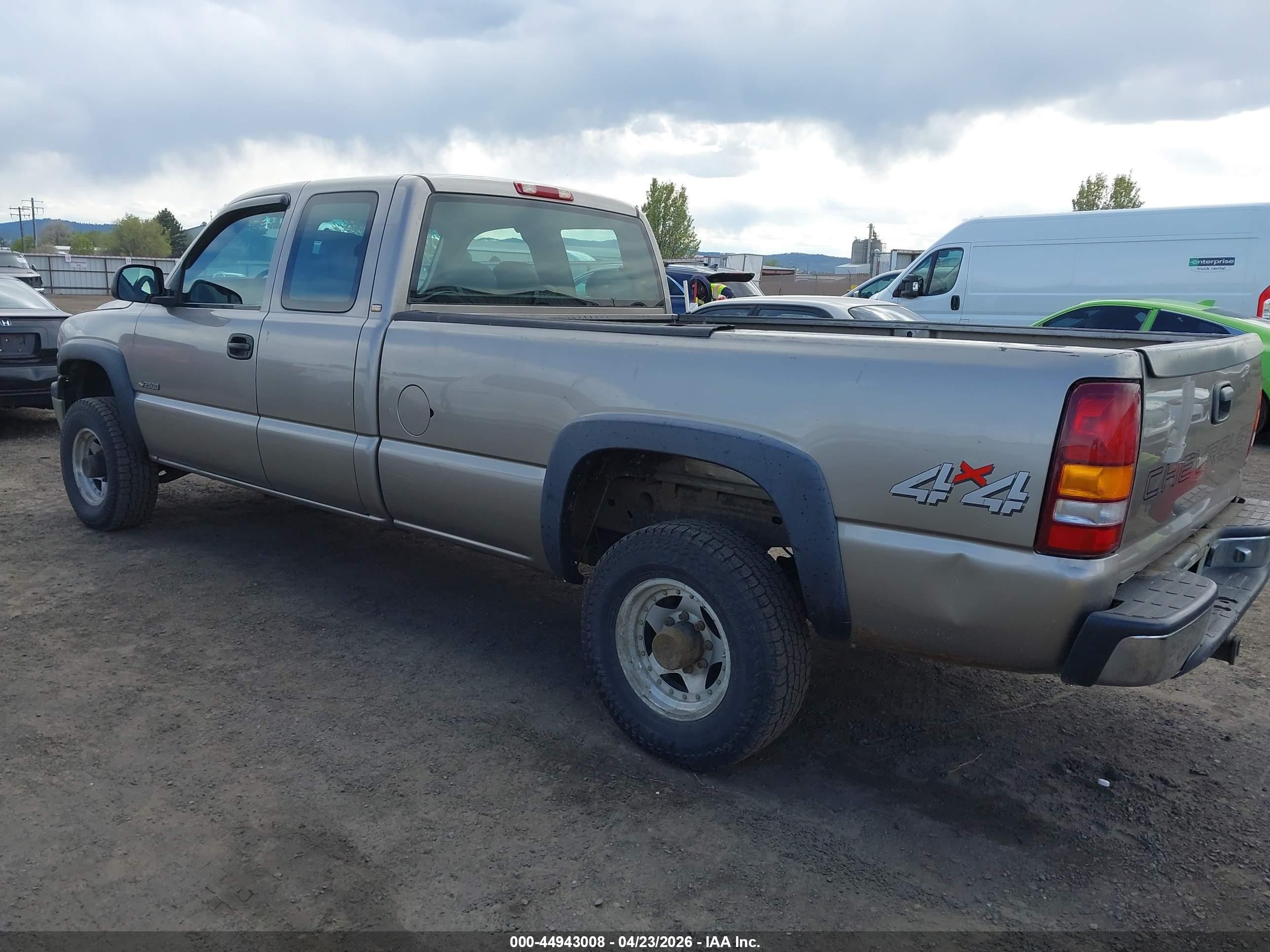 2000 Chevrolet Silverado 2500   Gold vin: 1GCGK29U3YE397258