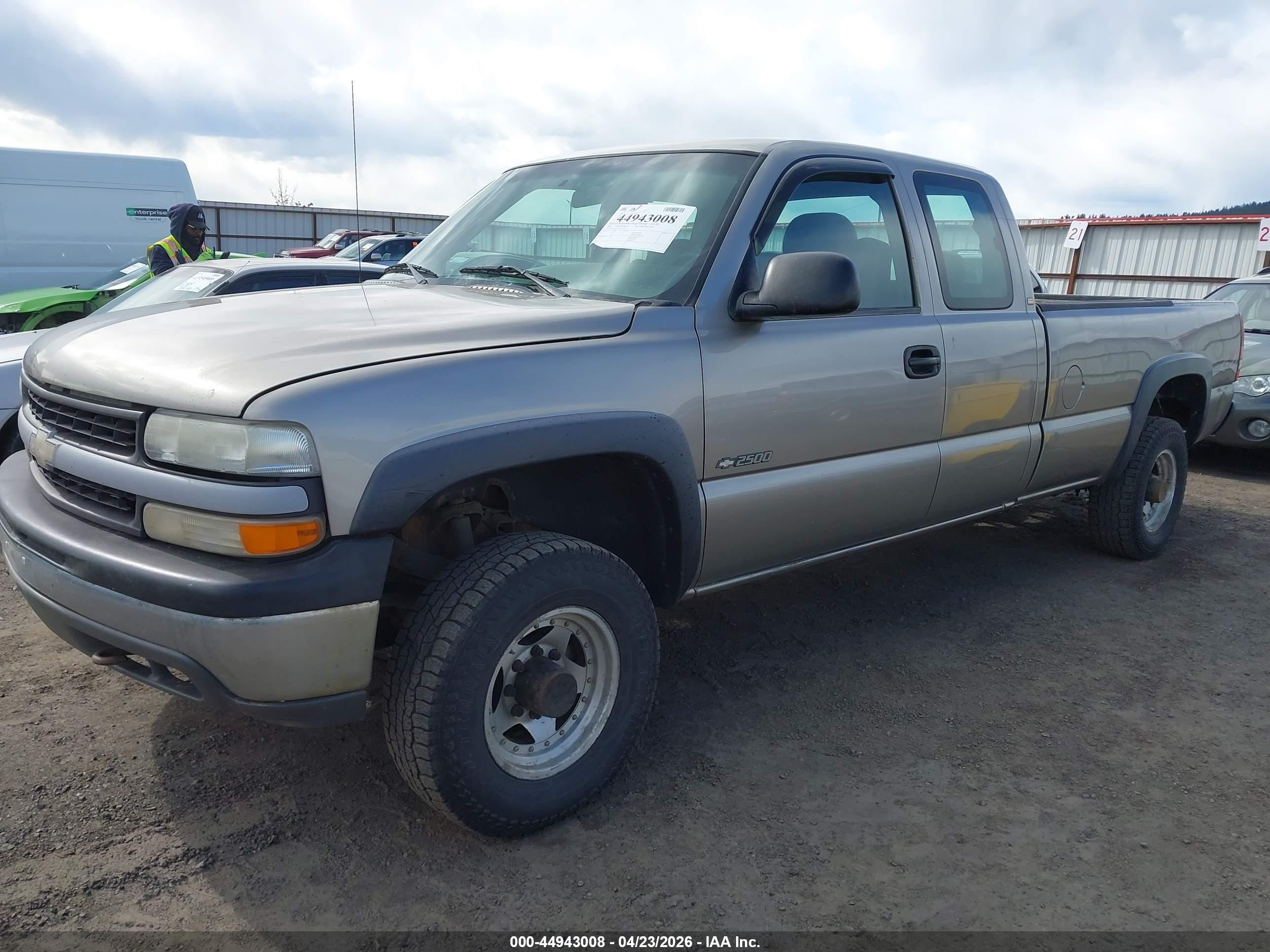 2000 Chevrolet Silverado 2500   Gold vin: 1GCGK29U3YE397258