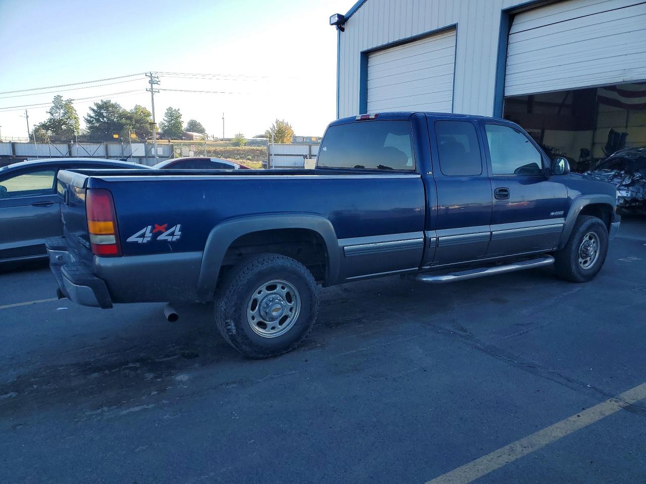 2000 Chevrolet Silverado K2500 Blue vin: 1GCGK29U4YE148676