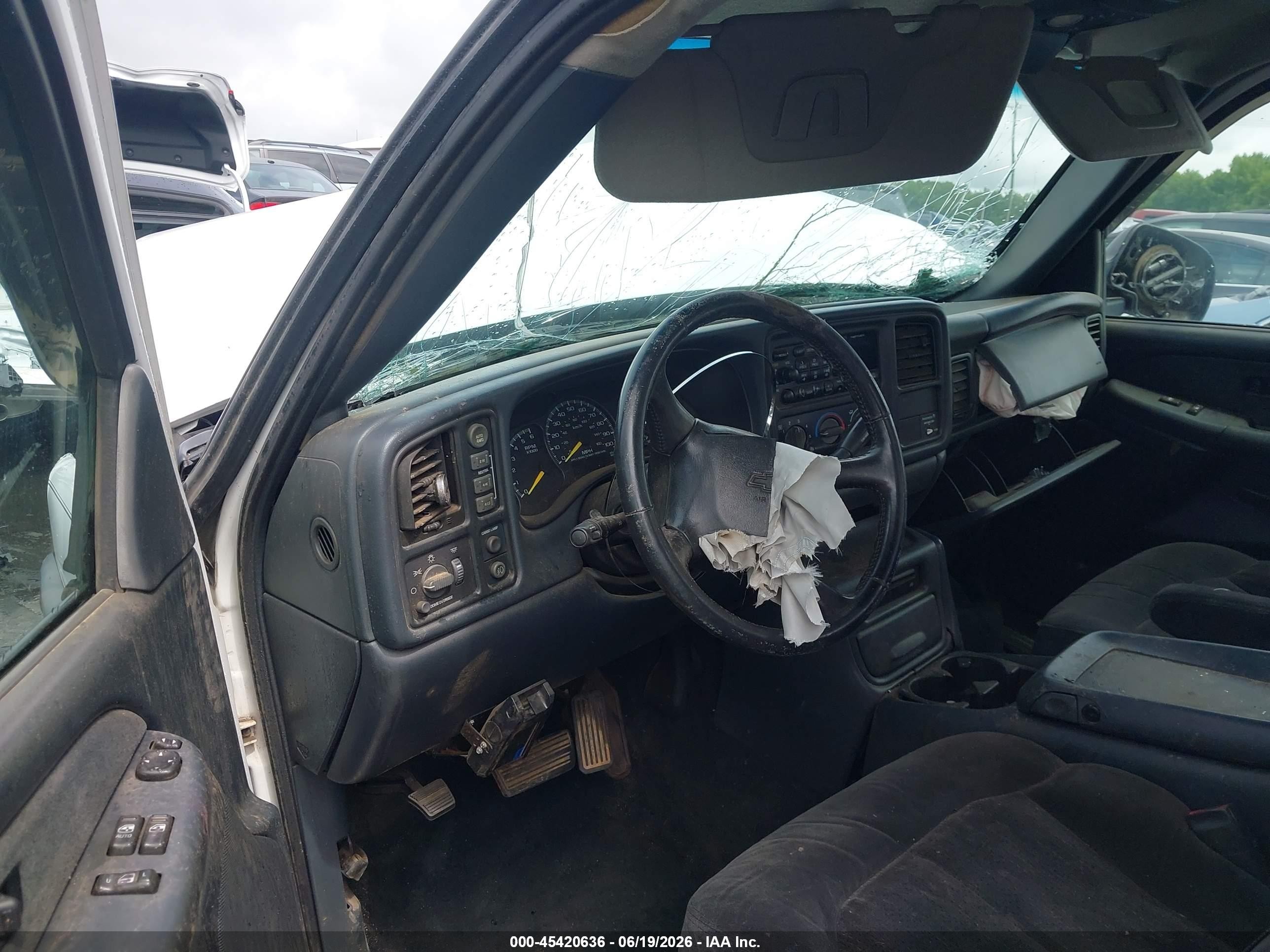 2000 Chevrolet Silverado 2500 Ls White vin: 1GCGK29U8YZ131176