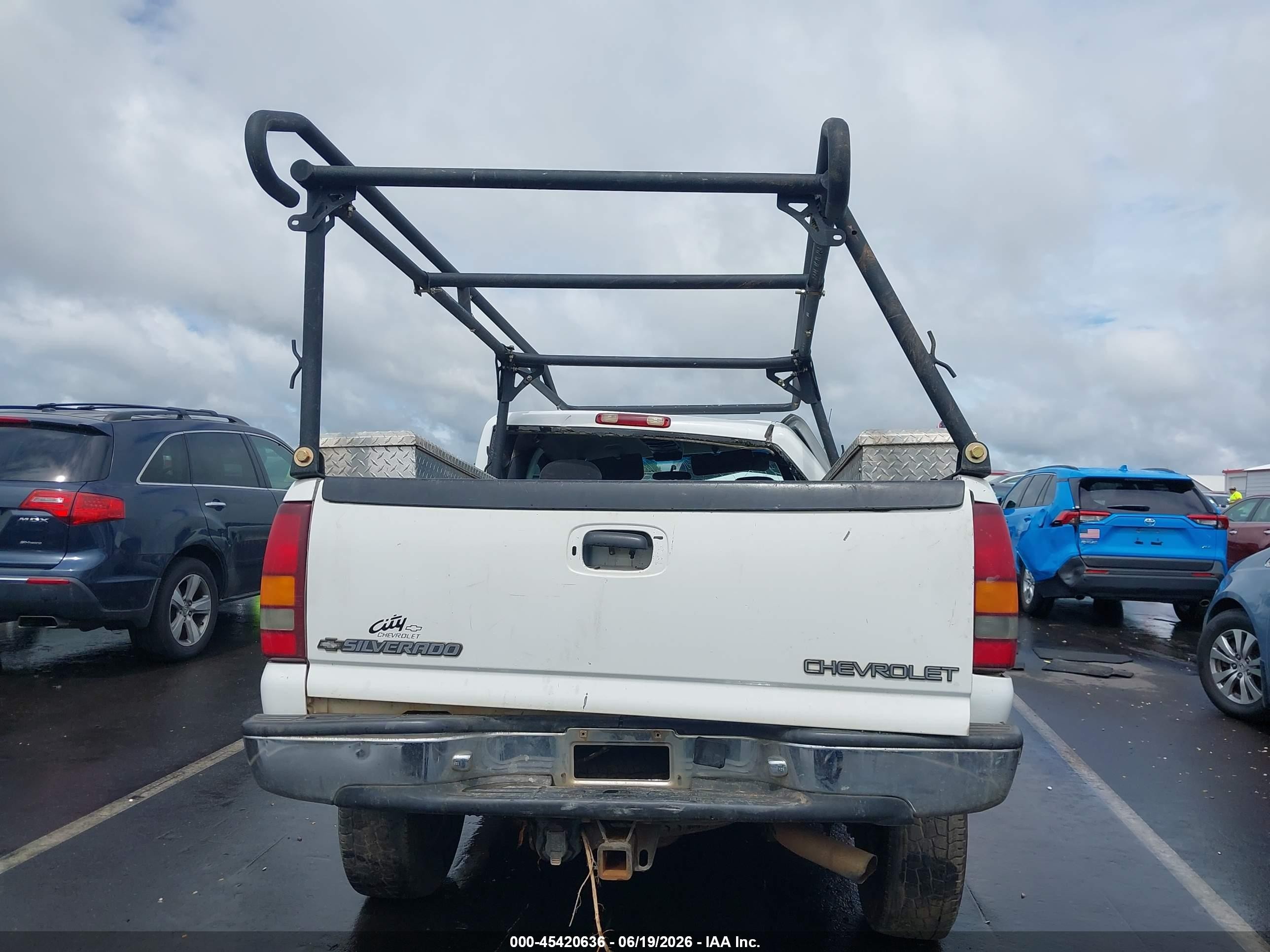 2000 Chevrolet Silverado 2500 Ls White vin: 1GCGK29U8YZ131176