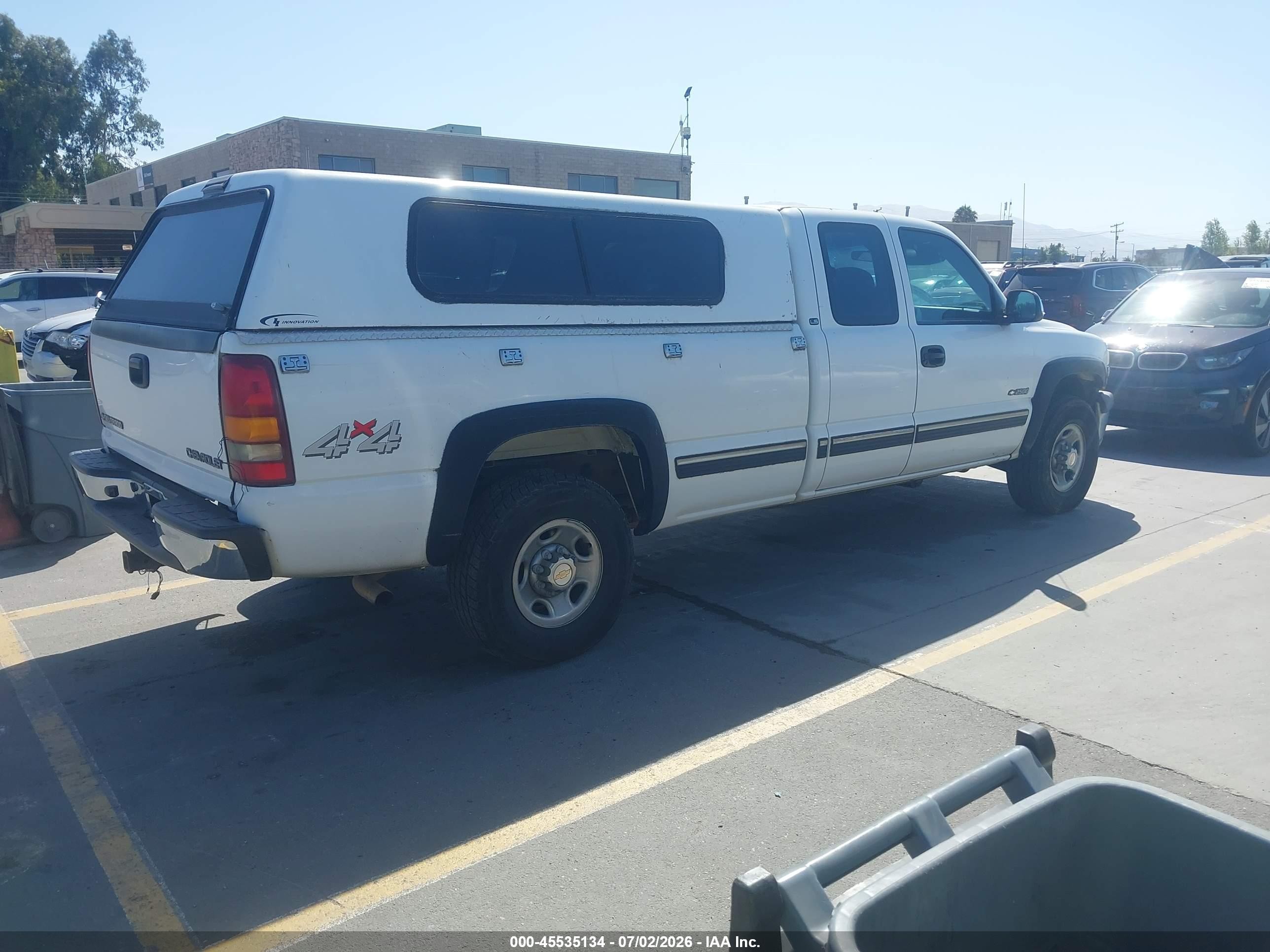1999 Chevrolet Silverado 2500 Ls White vin: 1GCGK29U9XE163091