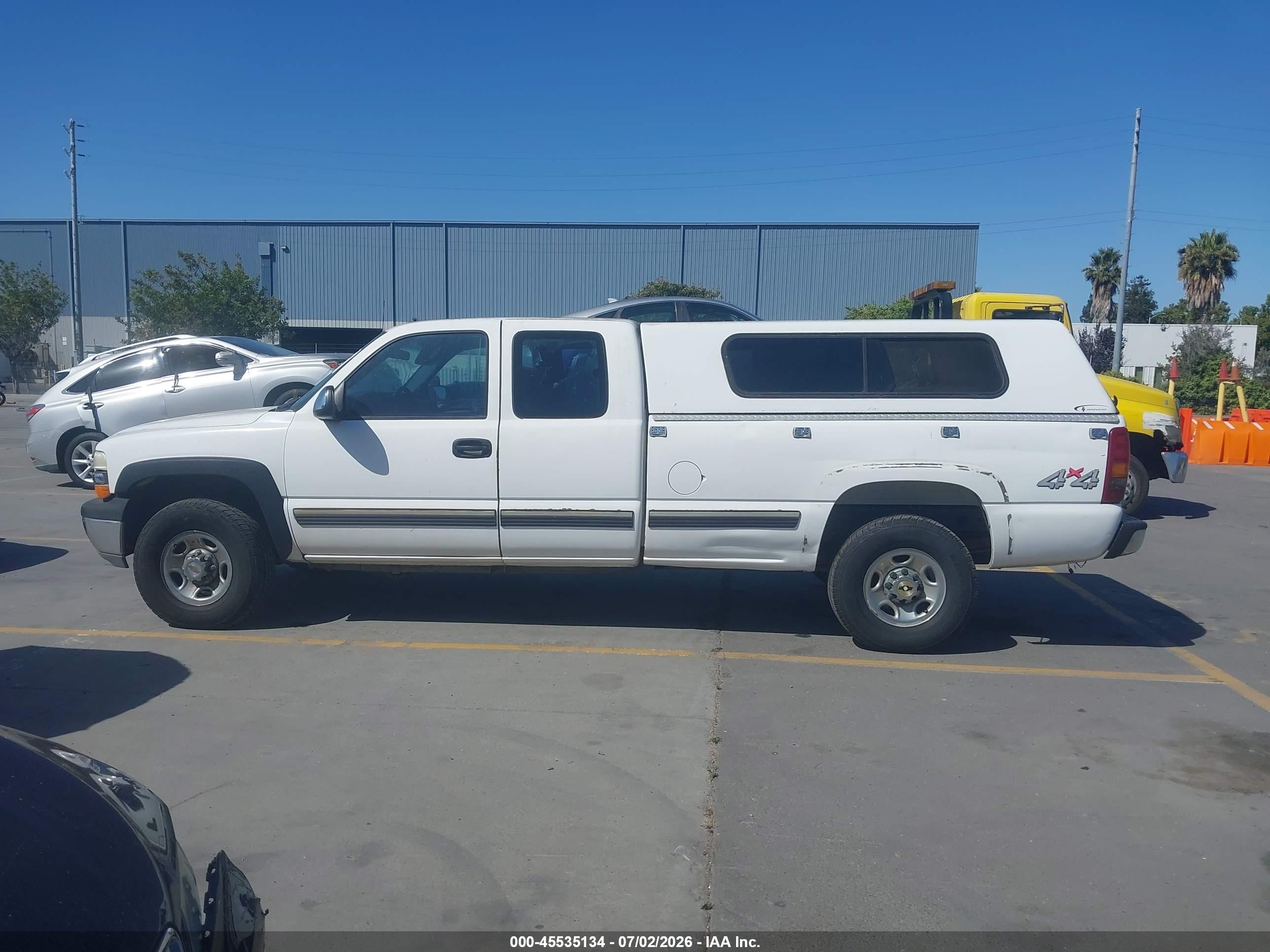 1999 Chevrolet Silverado 2500 Ls White vin: 1GCGK29U9XE163091