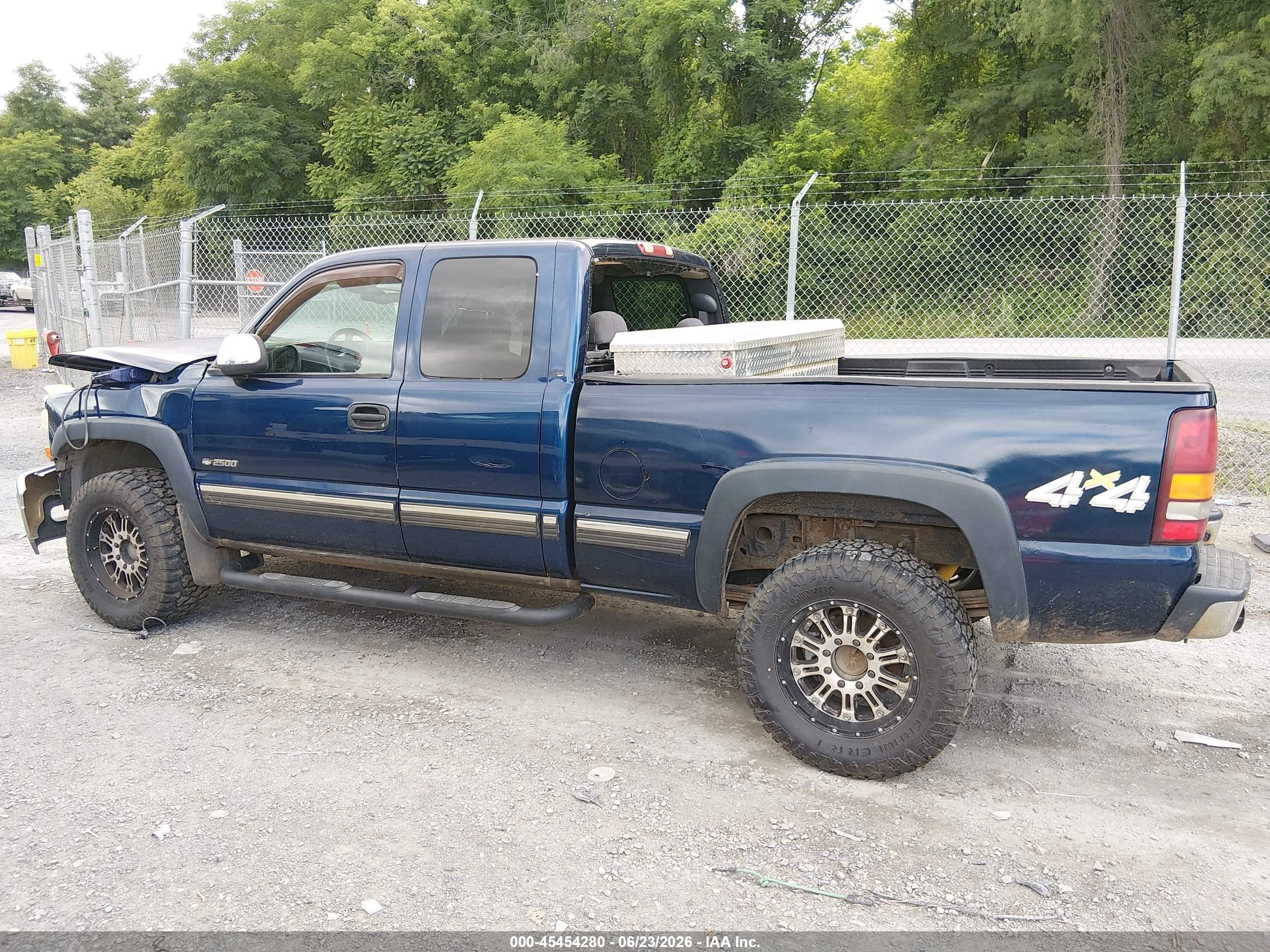 2002 Chevrolet Silverado 2500 Ls Blue vin: 1GCGK29UX2Z237734