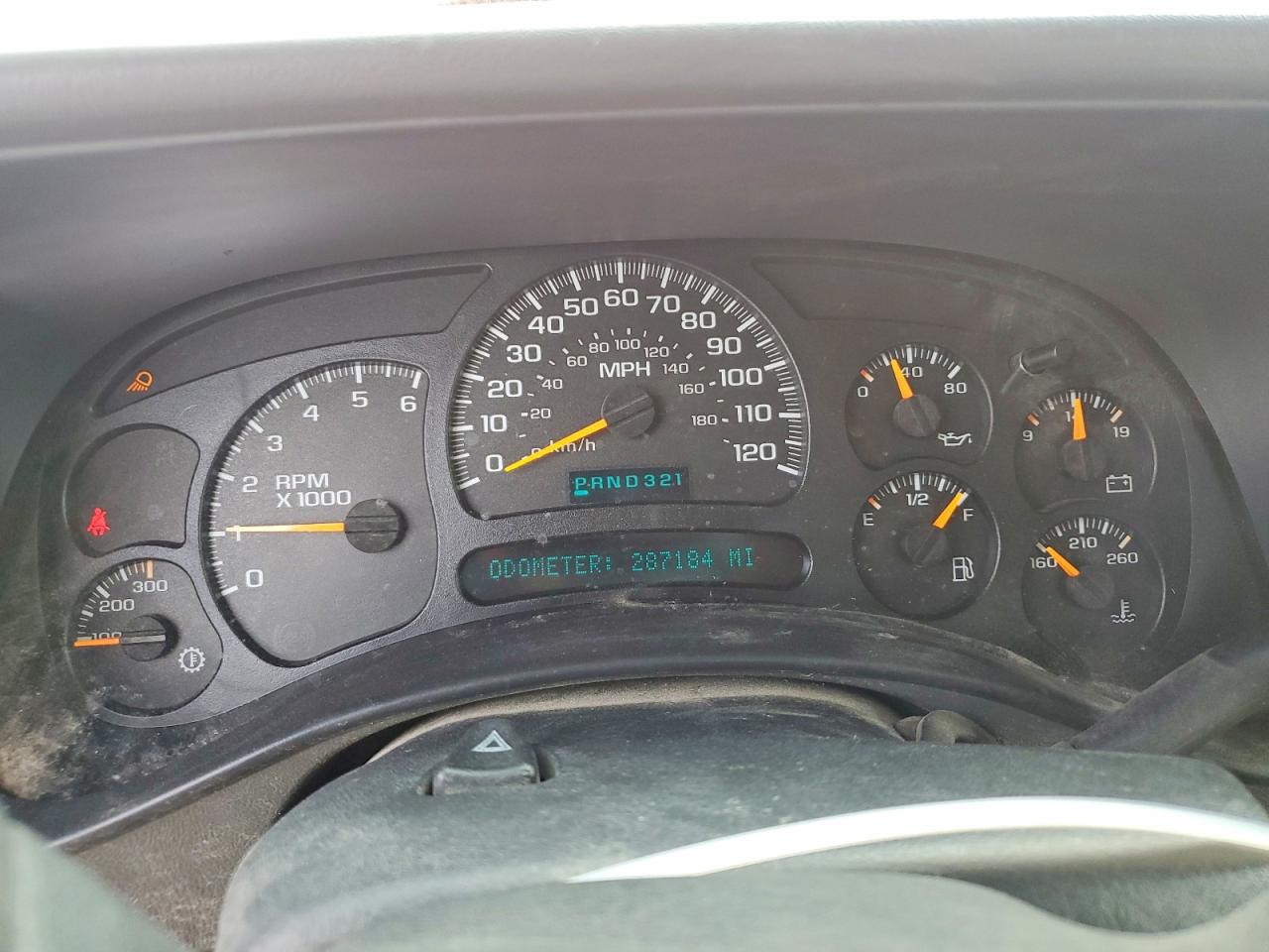 2003 Chevrolet Silverado K2500 Red vin: 1GCGK29UX3Z351931