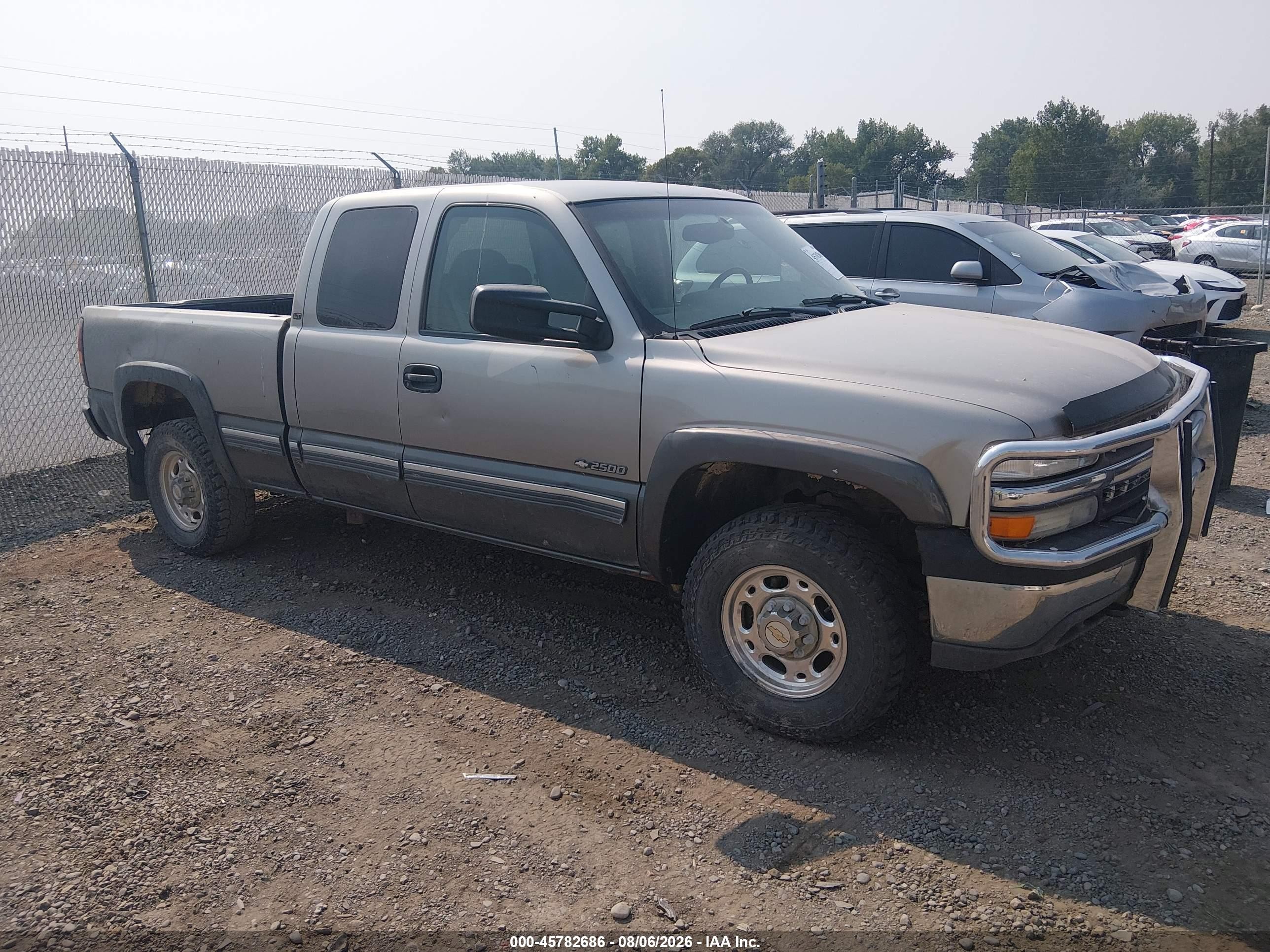 2000 Chevrolet Silverado K2500 Silver vin: 1GCGK29UXYE248653