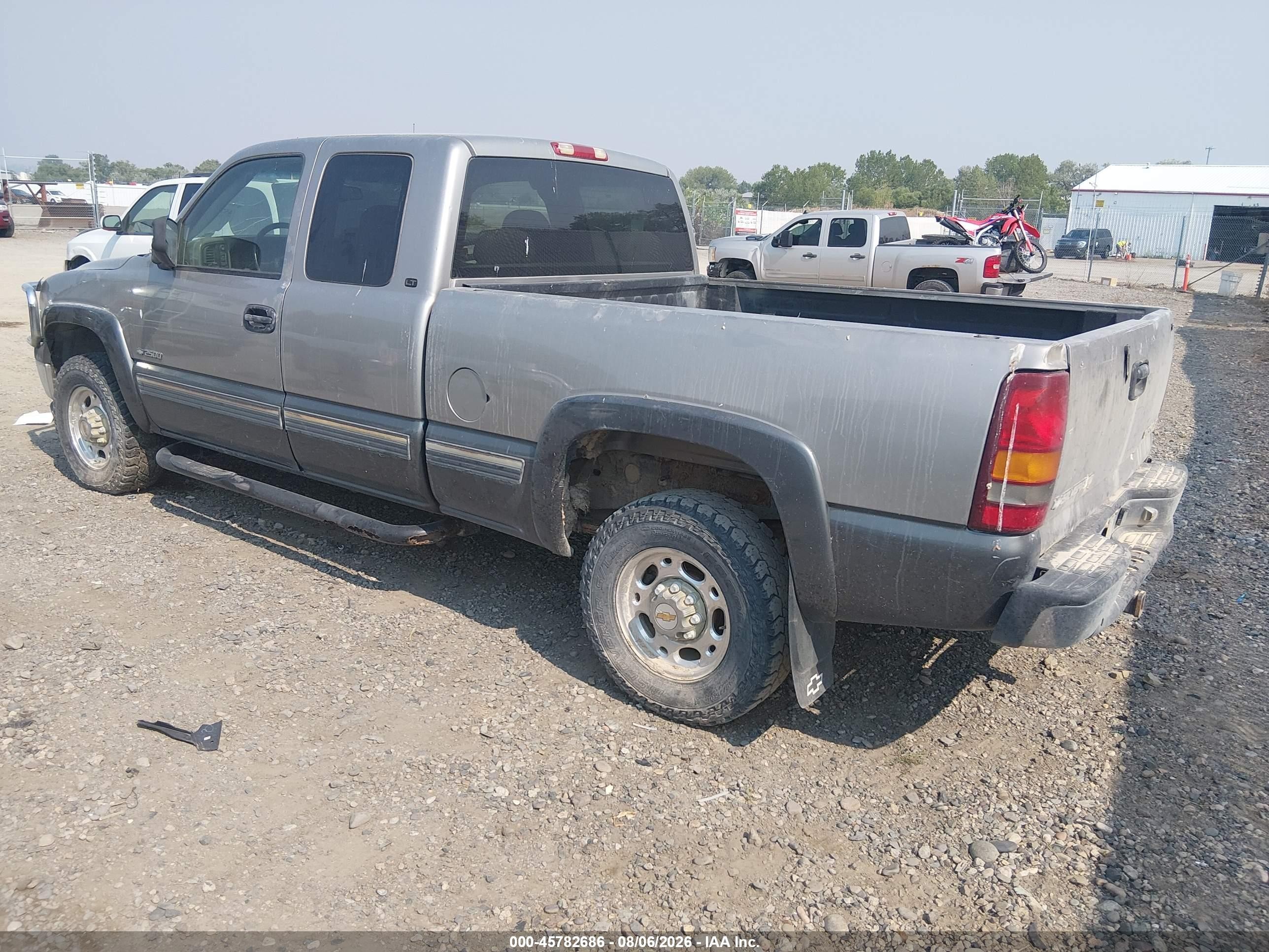 2000 Chevrolet Silverado K2500 Silver vin: 1GCGK29UXYE248653