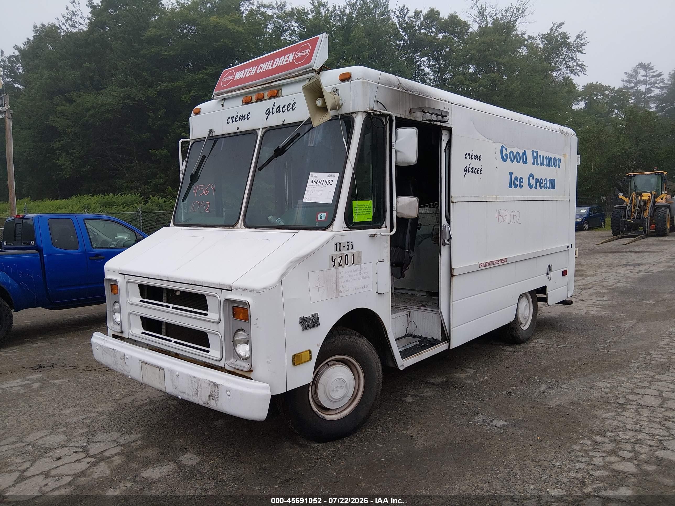 1992 Chevrolet P30   White vin: 1GCGP32K2N3317424