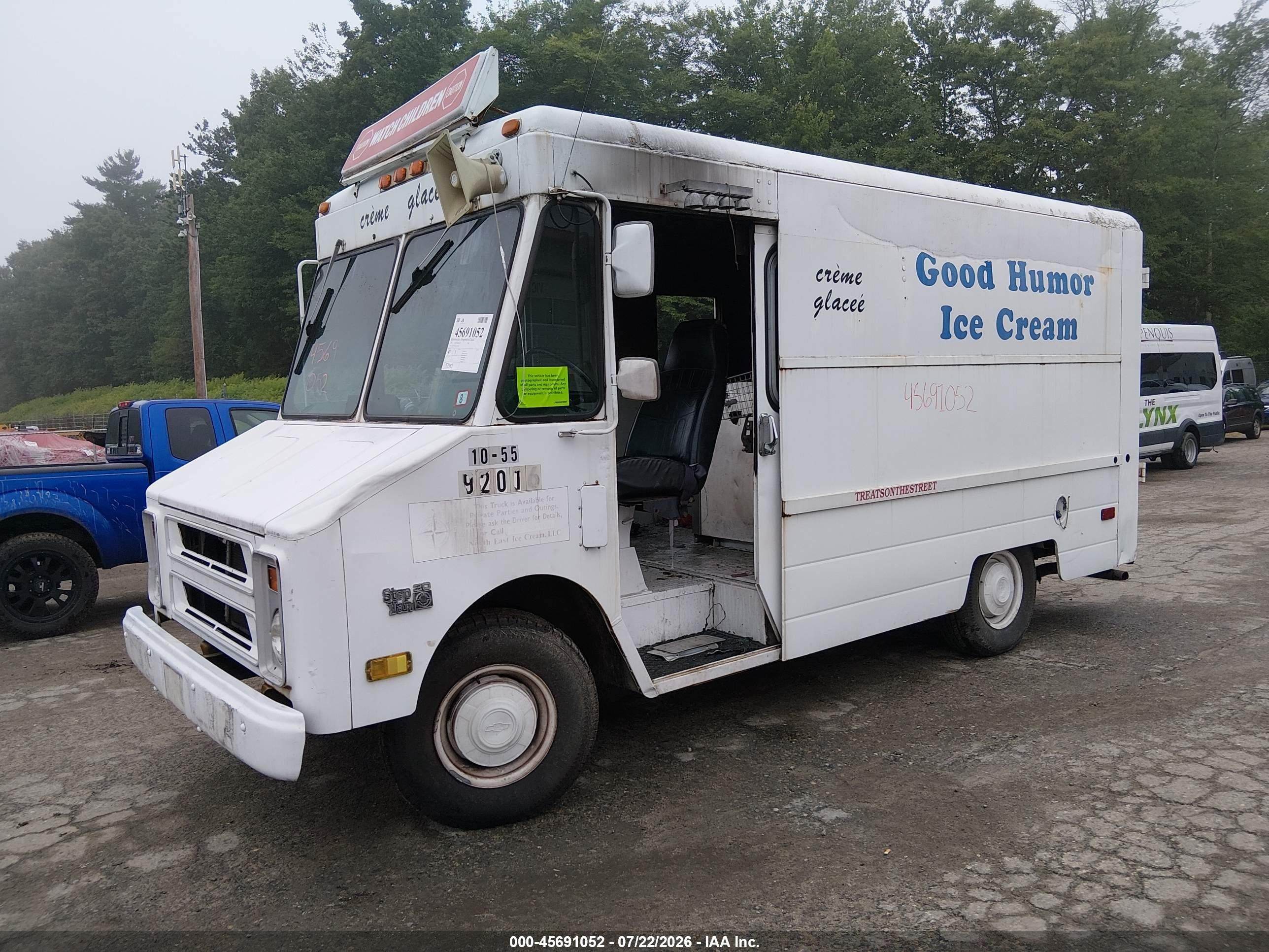 1992 Chevrolet P30   White vin: 1GCGP32K2N3317424