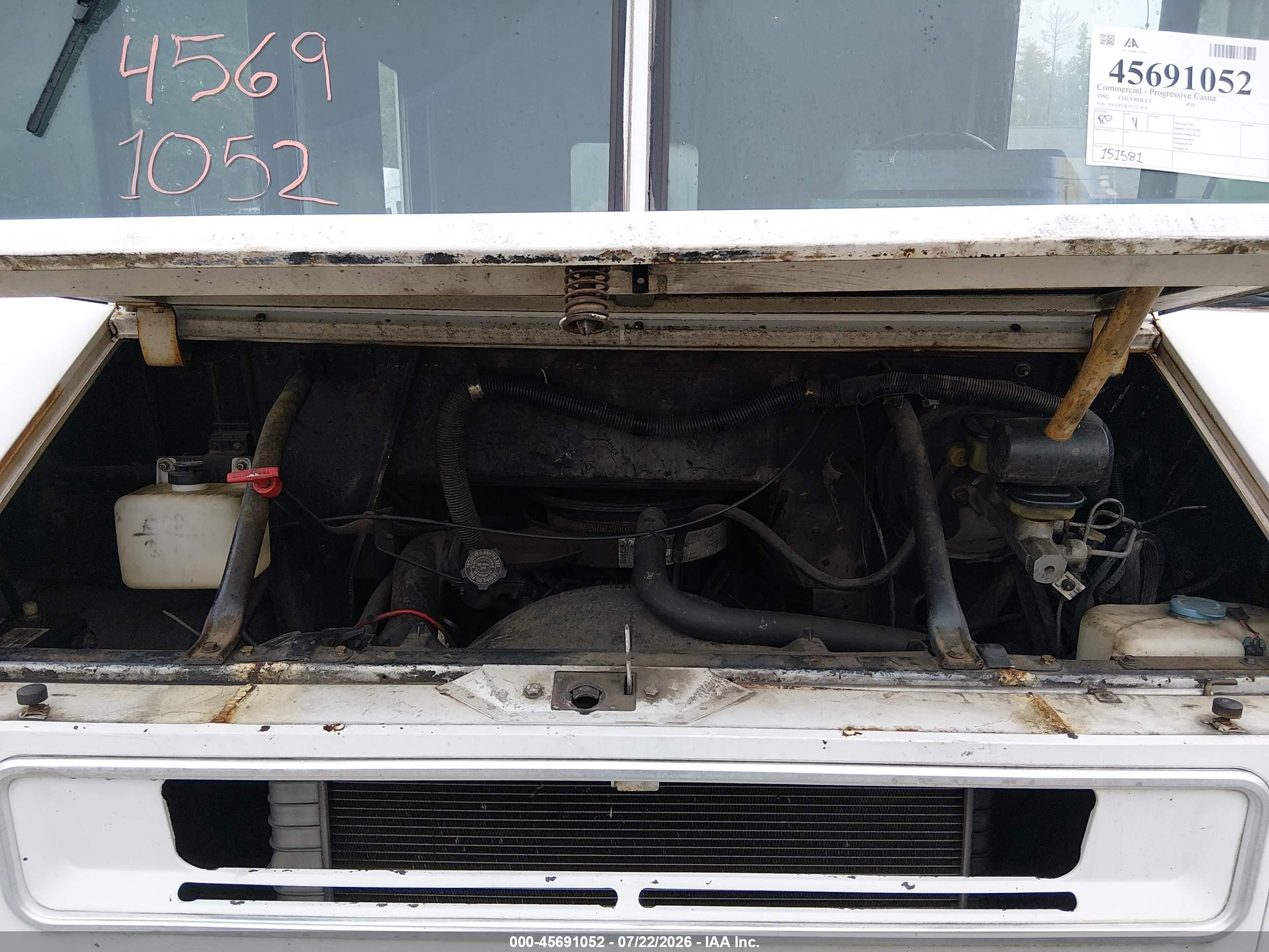 1992 Chevrolet P30   White vin: 1GCGP32K2N3317424