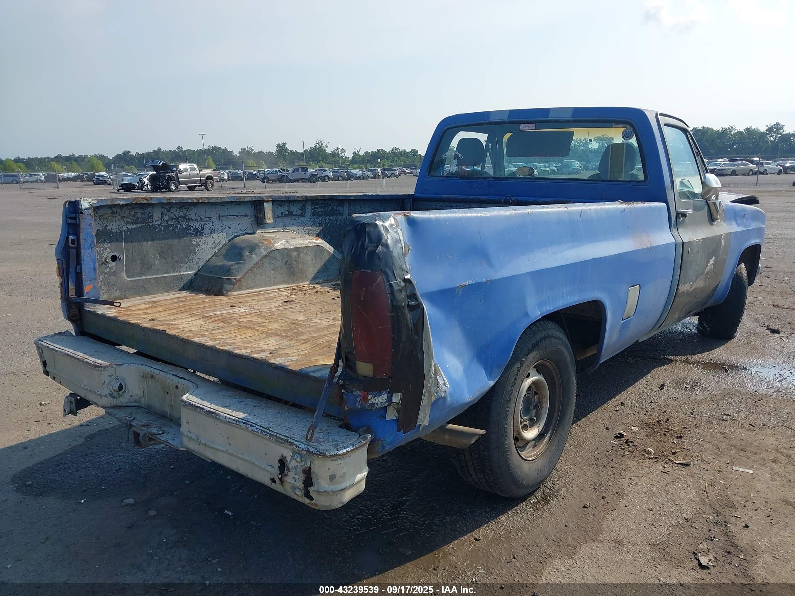 1987 Chevrolet R20   Blue vin: 1GCGR24K2HF396971