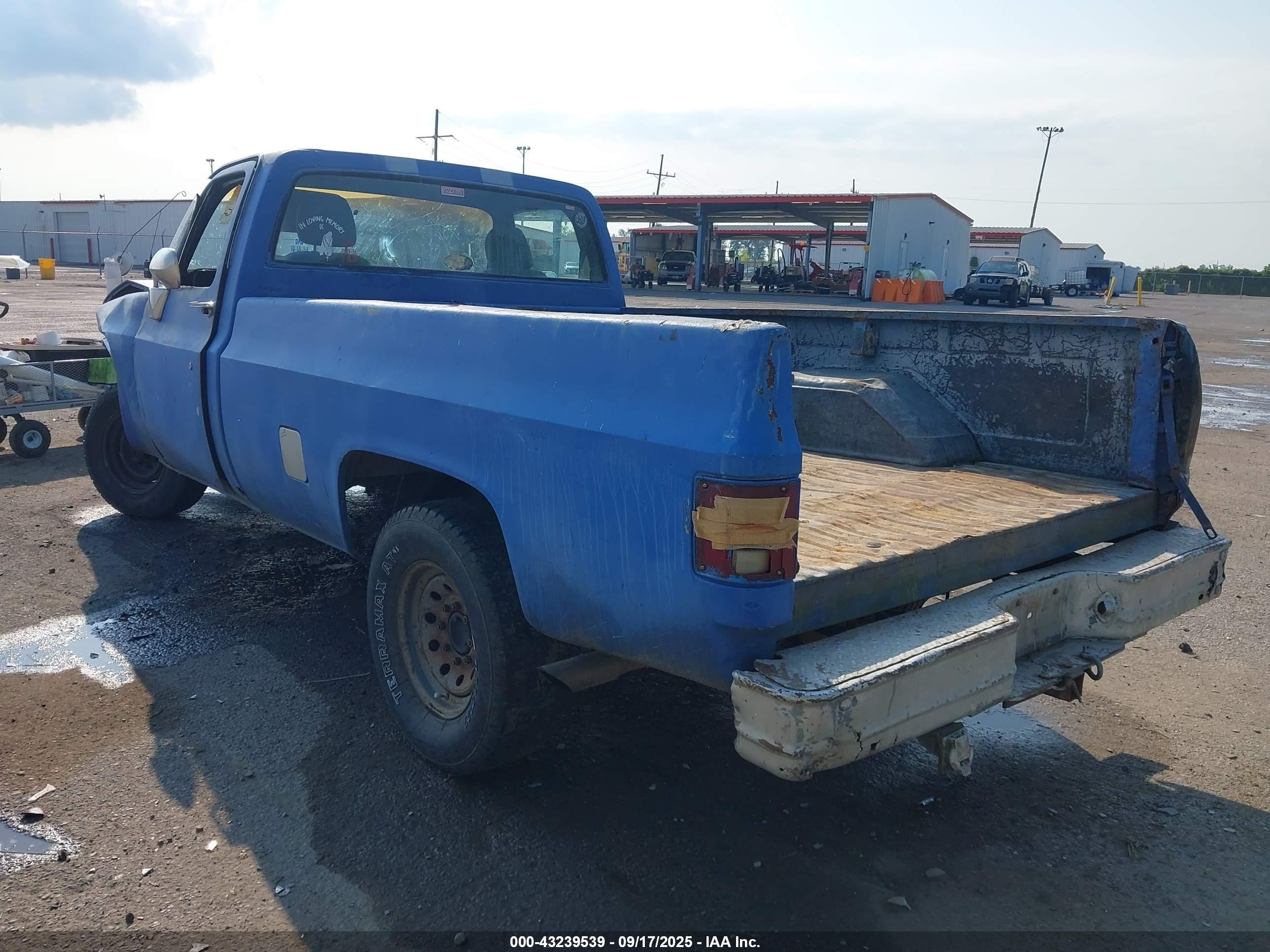 1987 Chevrolet R20   Blue vin: 1GCGR24K2HF396971