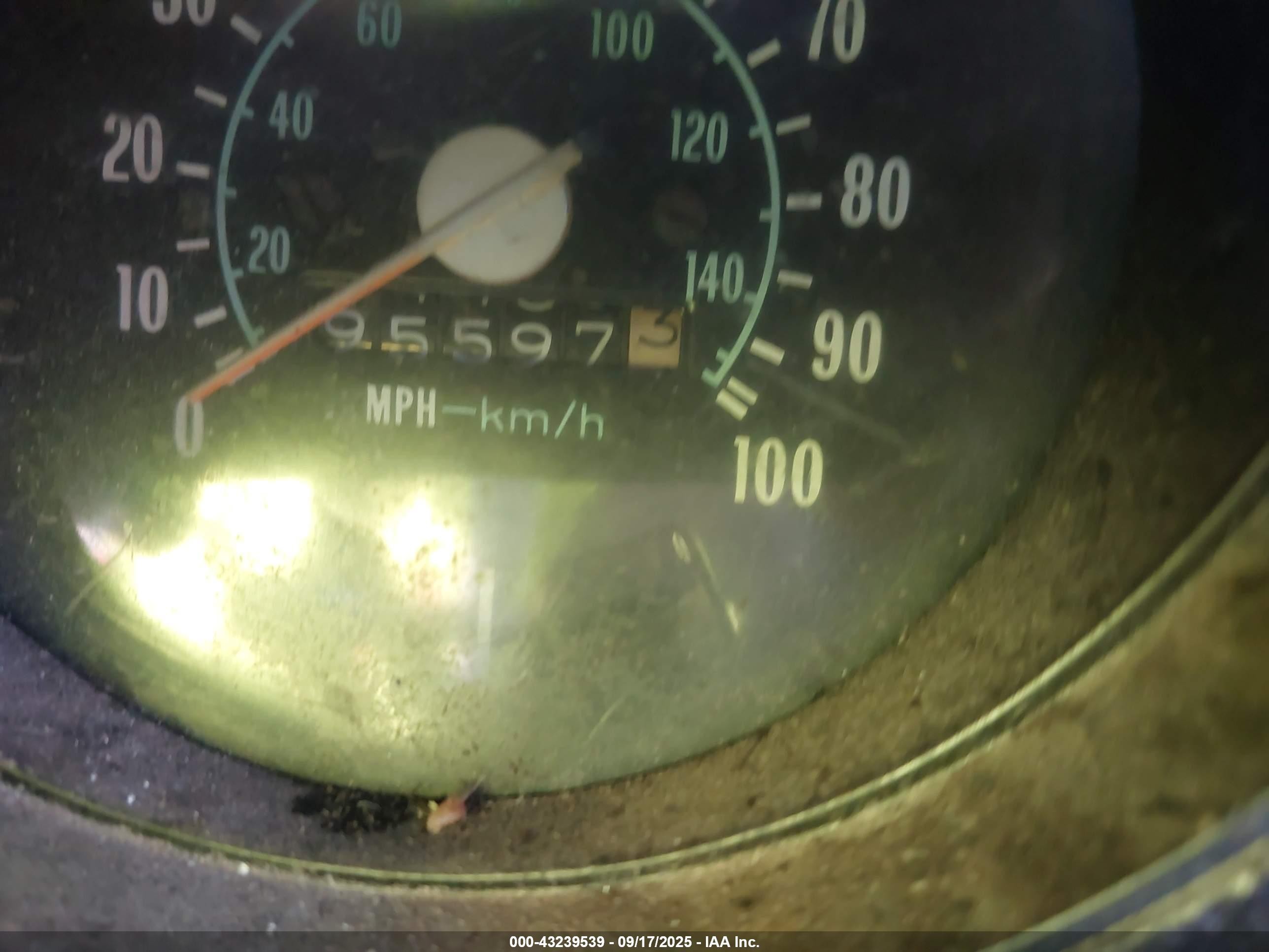 1987 Chevrolet R20   Blue vin: 1GCGR24K2HF396971