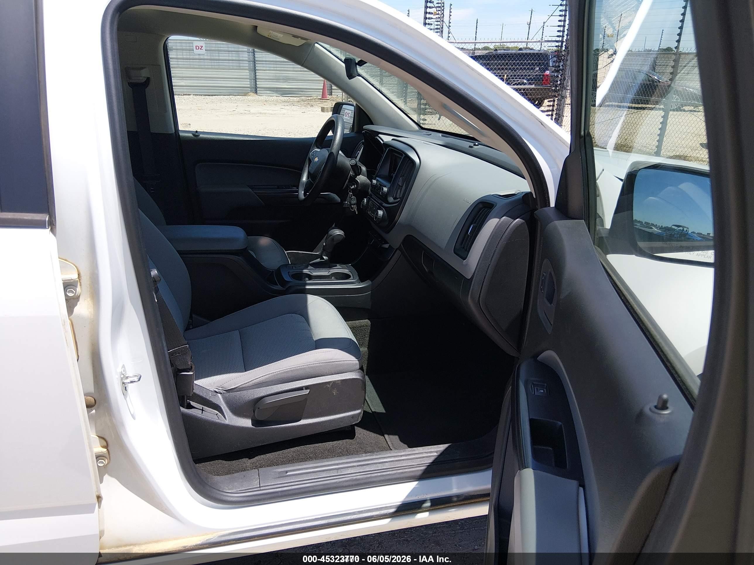 2015 Chevrolet Colorado Wt White vin: 1GCGTAE36F1226481