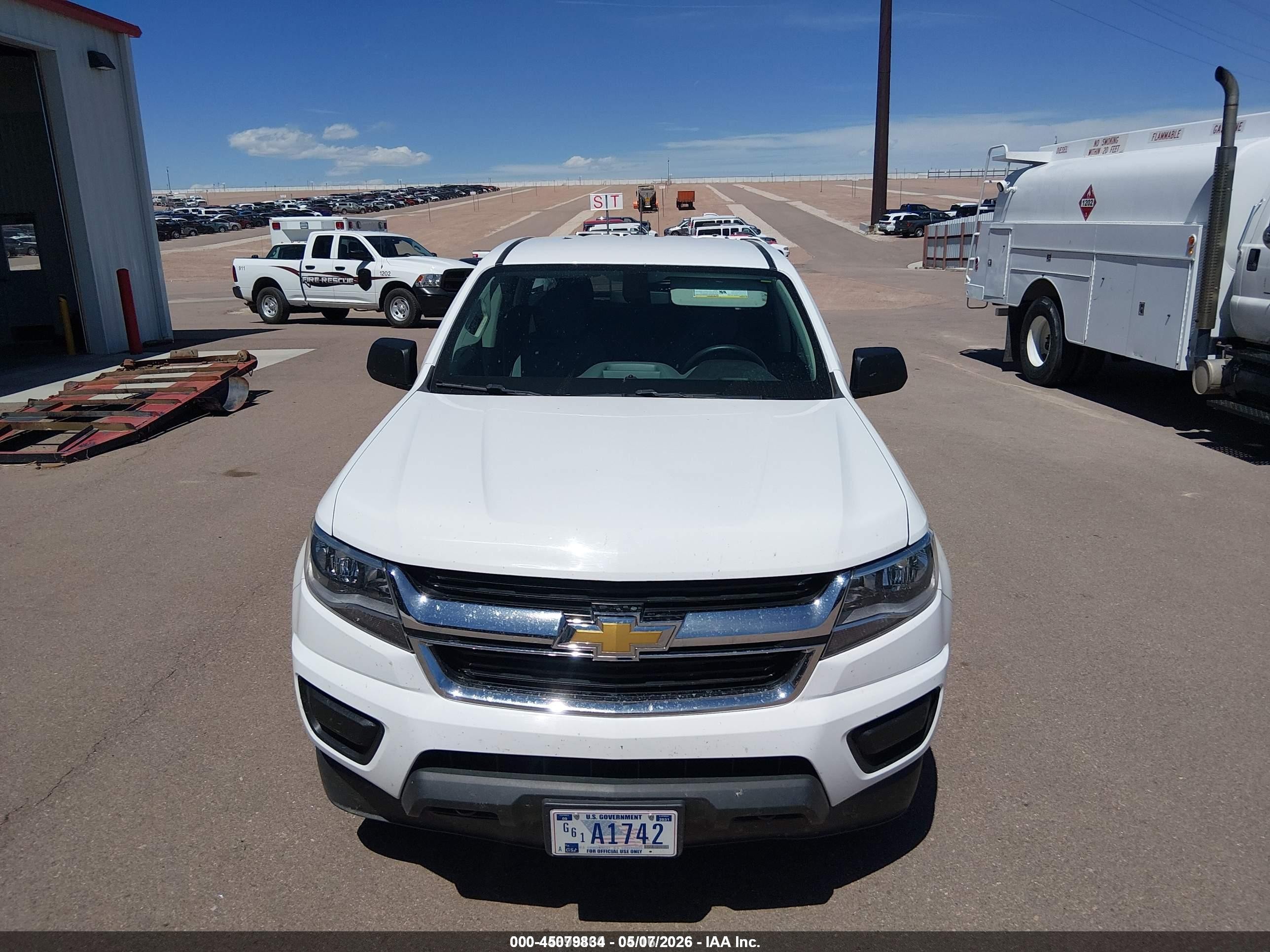 2015 Chevrolet Colorado Wt White vin: 1GCGTAE39F1225633
