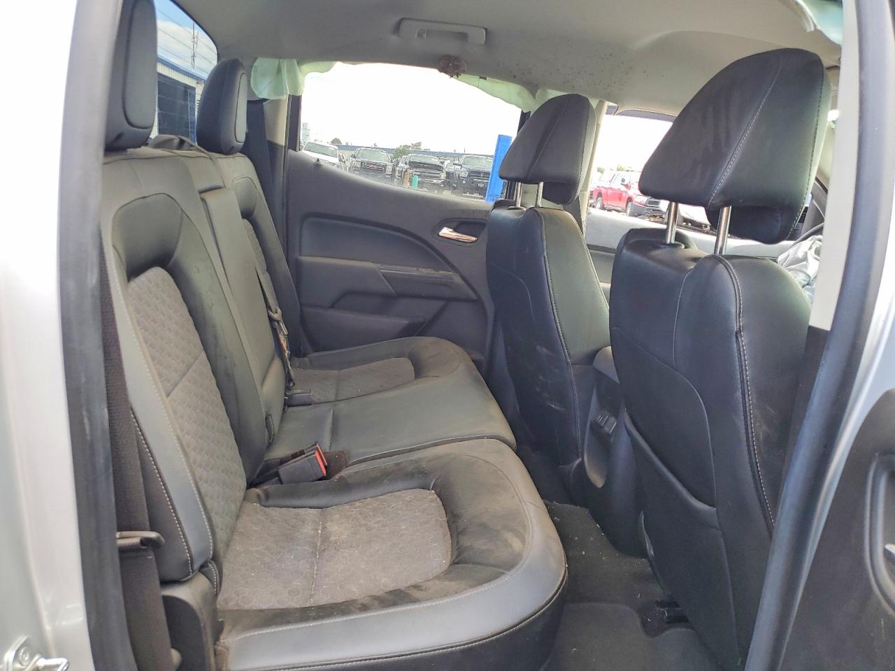 2015 Chevrolet Colorado Z71 Серебряный vin: 1GCGTCE37F1251904