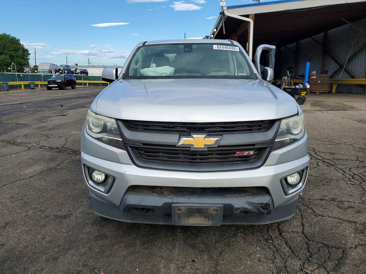2015 Chevrolet Colorado Z71 Серебряный vin: 1GCGTCE37F1251904