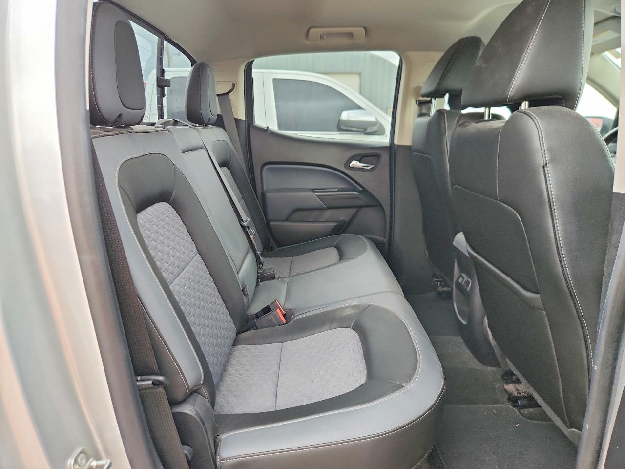 2015 Chevrolet Colorado Z71 Silver vin: 1GCGTCE39F1269613