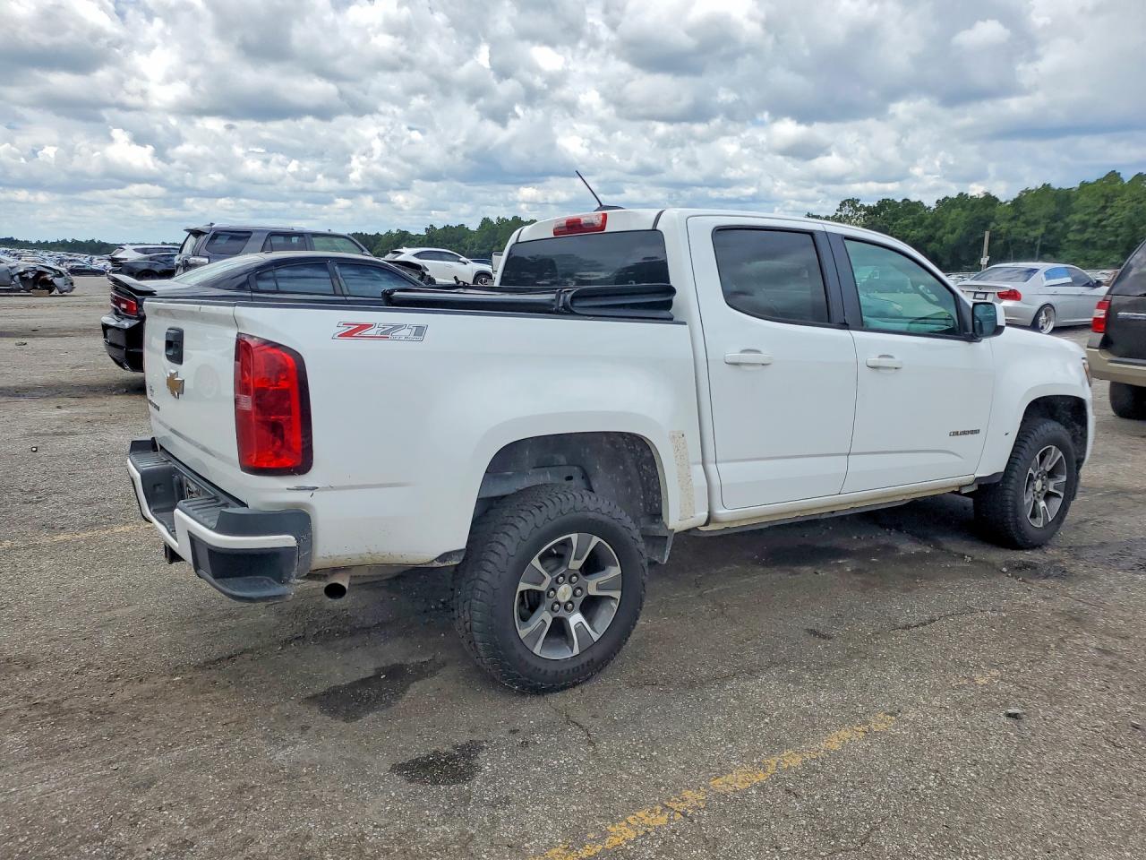 2015 Chevrolet Colorado Z71 White vin: 1GCGTCE3XF1229315