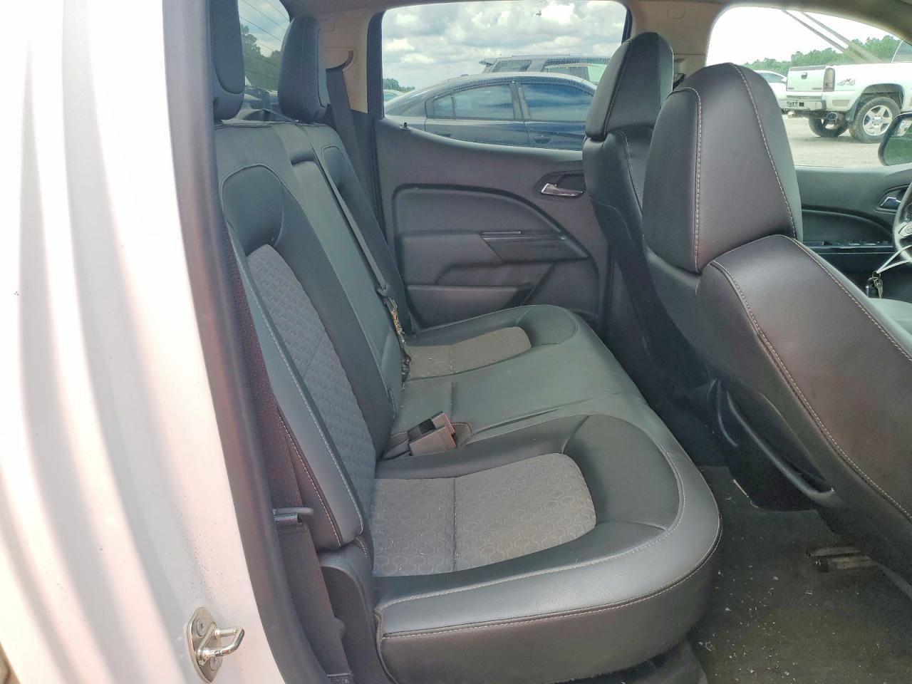 2015 Chevrolet Colorado Z71 White vin: 1GCGTCE3XF1229315