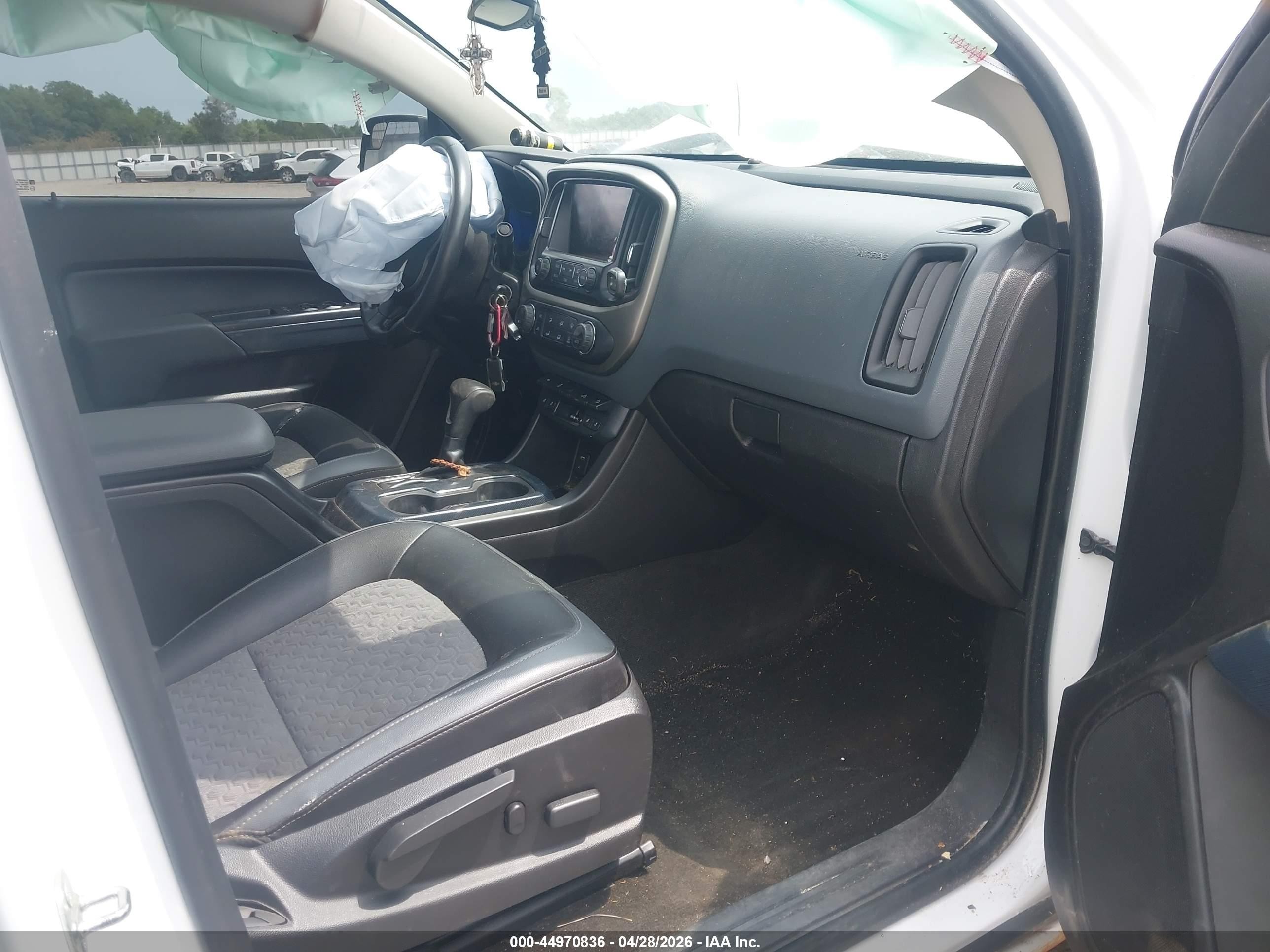 2015 Chevrolet Colorado Z71 White vin: 1GCGTCE3XF1230013