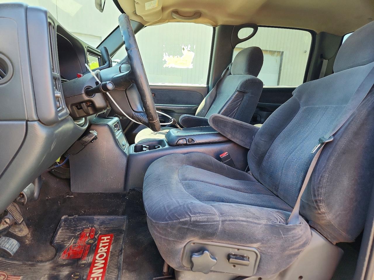 2002 Chevrolet Silverado C2500 Heavy Duty Tan vin: 1GCHC23182F215670