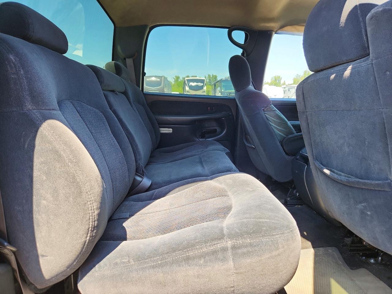 2002 Chevrolet Silverado C2500 Heavy Duty Tan vin: 1GCHC23182F215670