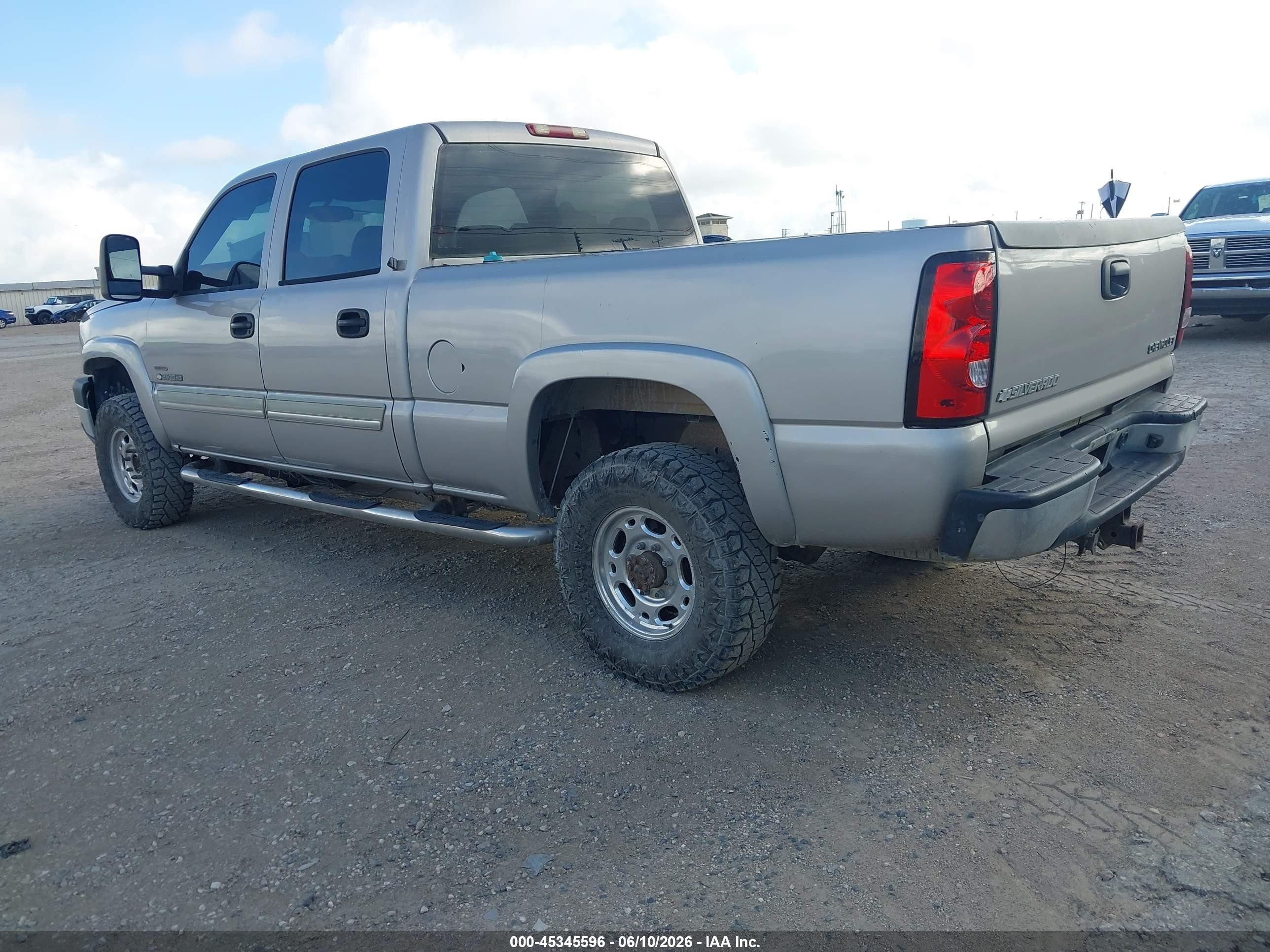 2005 Chevrolet Silverado 2500hd Ls Бежевый vin: 1GCHC23245F894916