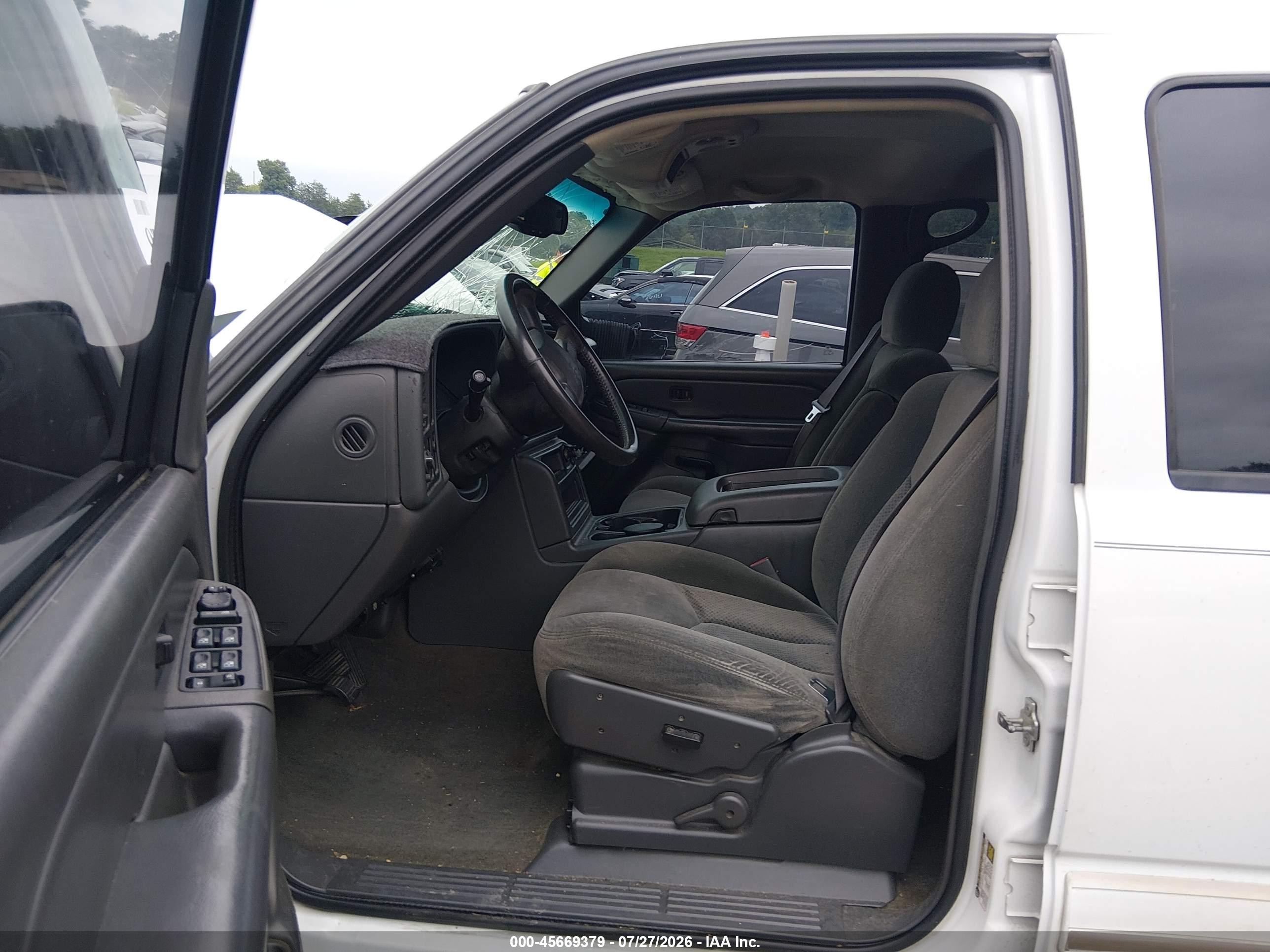 2005 Chevrolet Silverado 2500hd Ls White vin: 1GCHC23295F856520