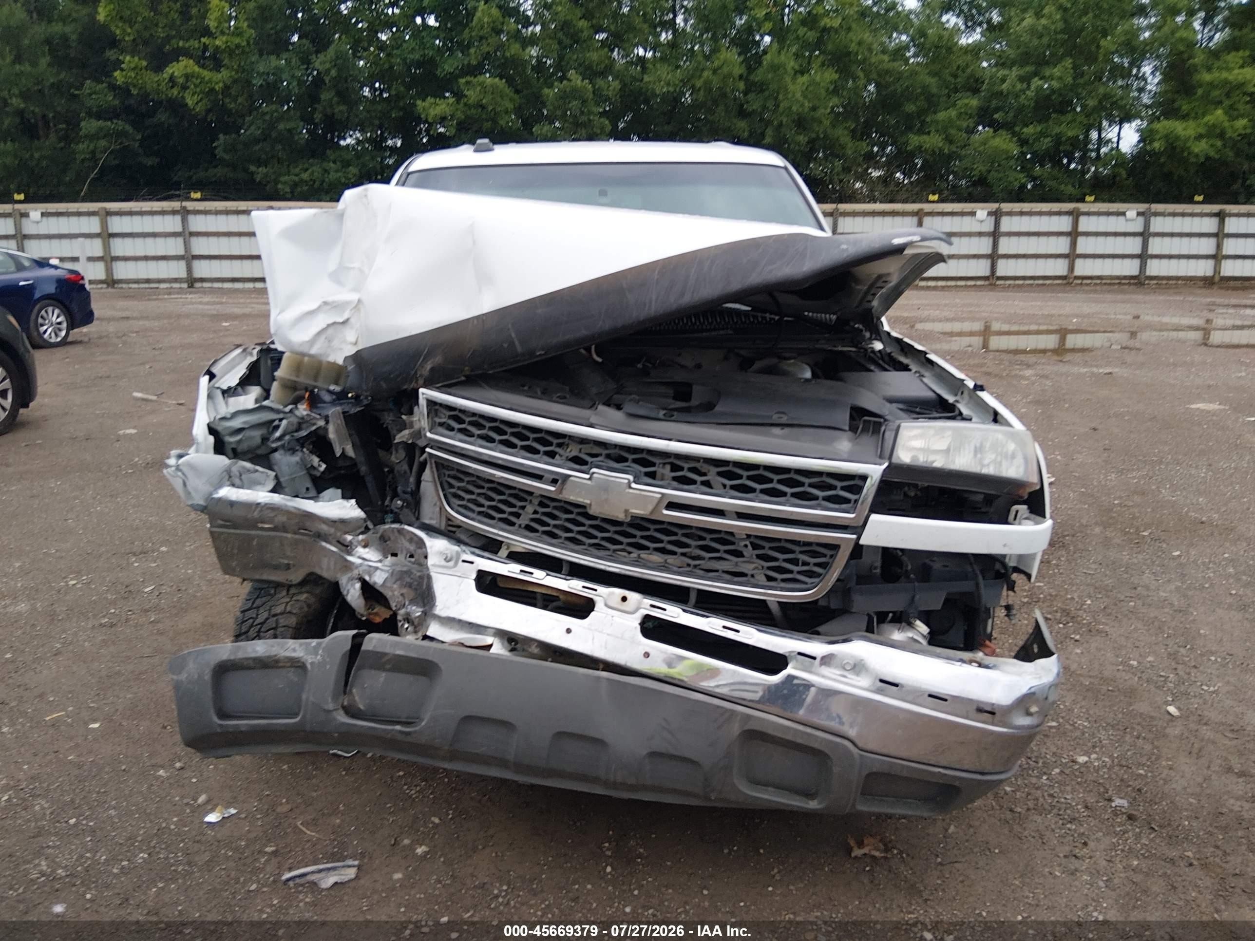 2005 Chevrolet Silverado 2500hd Ls White vin: 1GCHC23295F856520