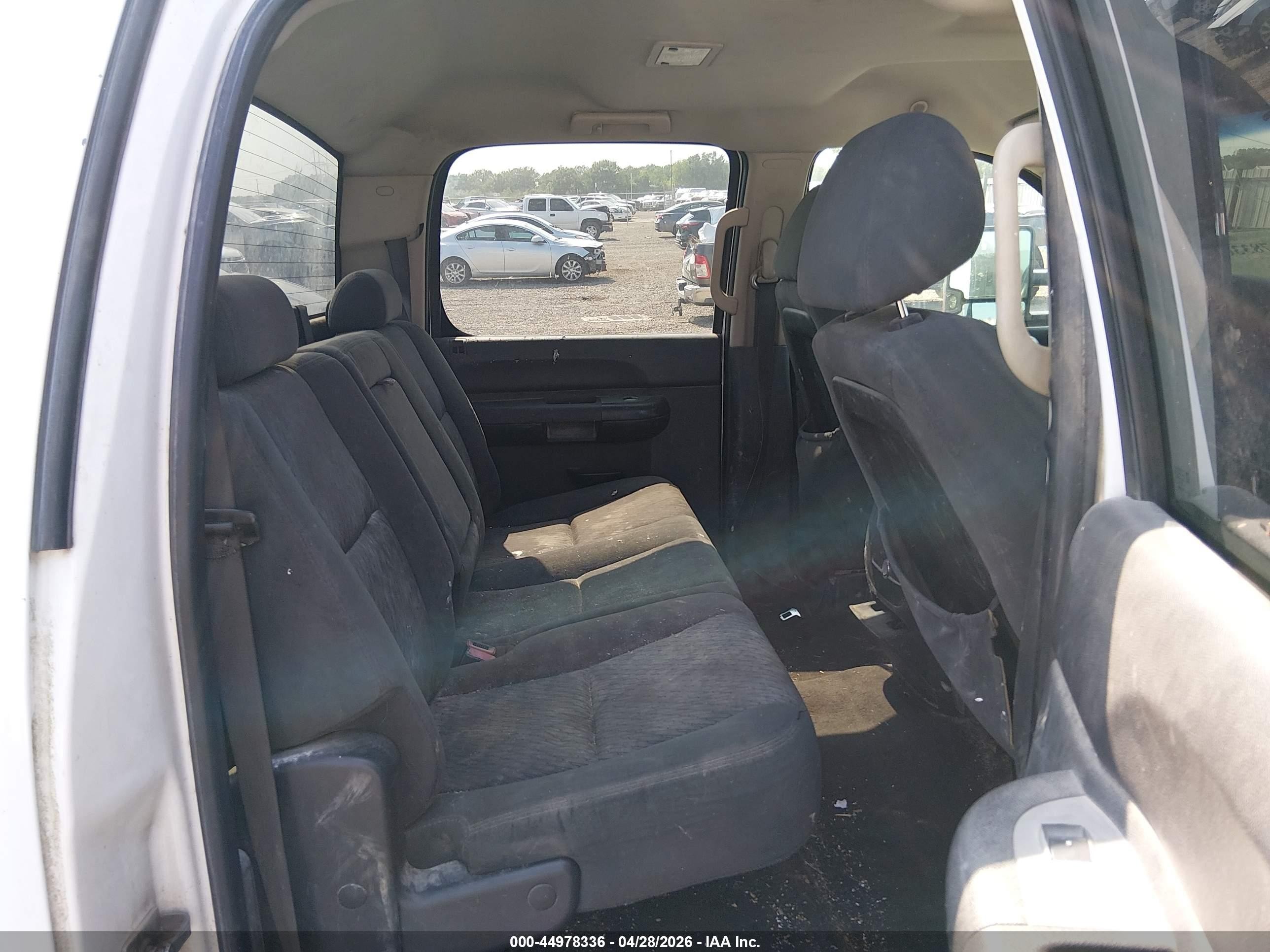 2007 Chevrolet Silverado 2500hd Lt2 White vin: 1GCHC23677F553757
