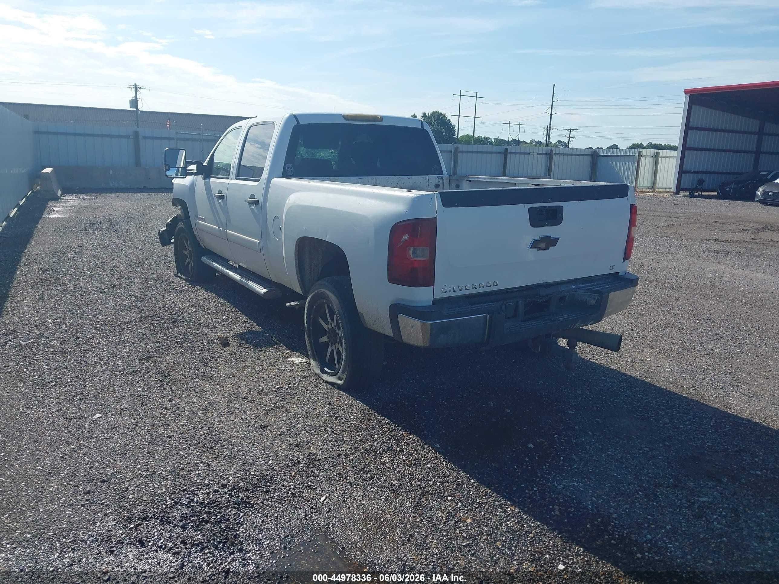 2007 Chevrolet Silverado 2500hd Lt2 White vin: 1GCHC23677F553757