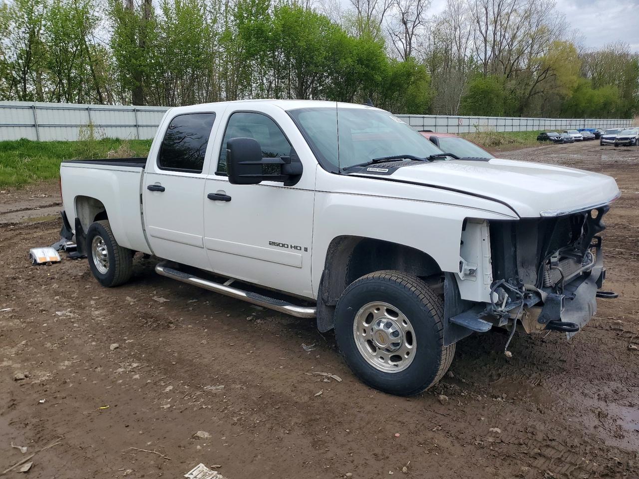 2008 Chevrolet Silverado C2500 Heavy Duty Белый vin: 1GCHC23688F162943