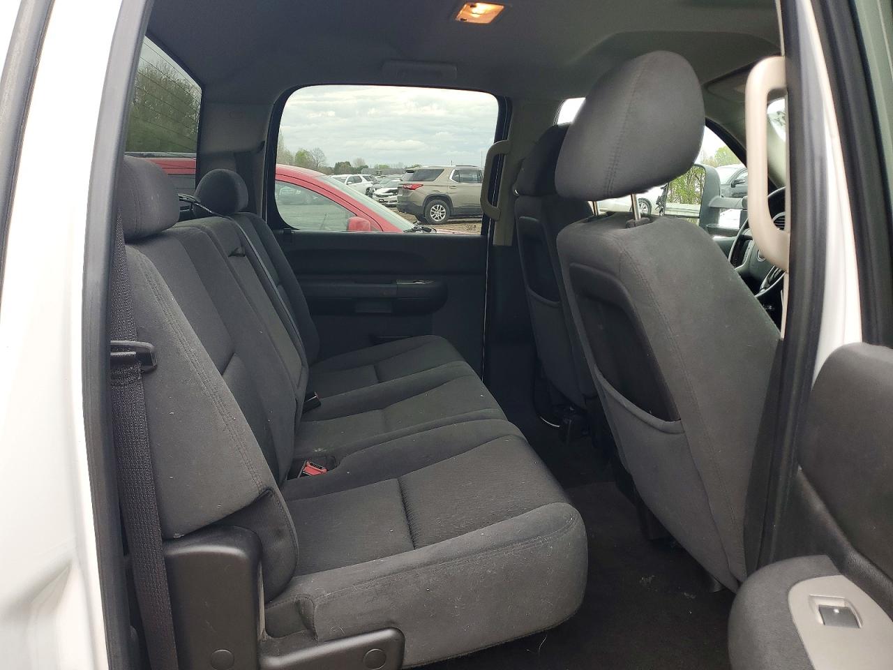 2008 Chevrolet Silverado C2500 Heavy Duty Белый vin: 1GCHC23688F162943