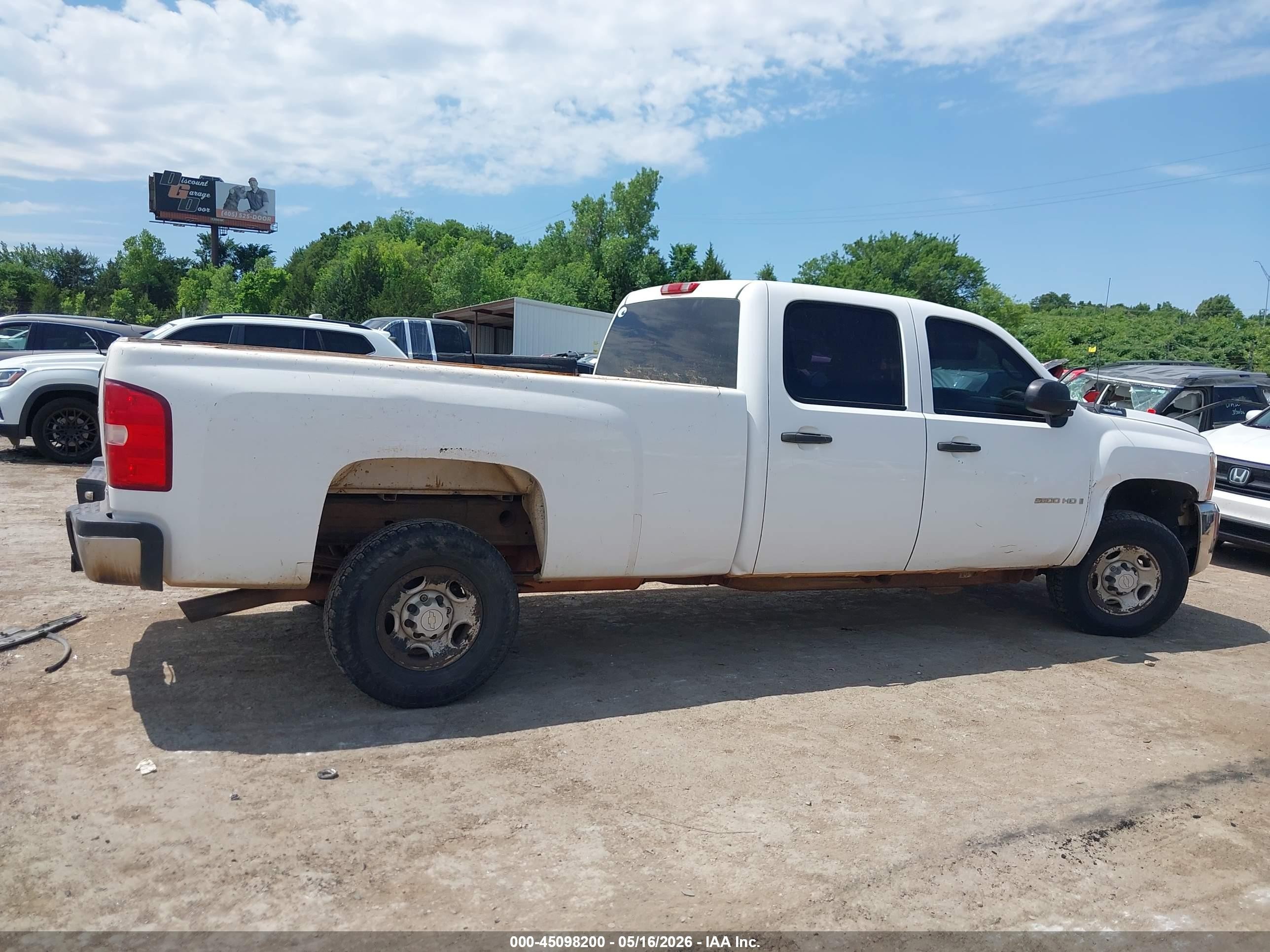 2008 Chevrolet Silverado 2500hd Work Truck White vin: 1GCHC23K88F199262