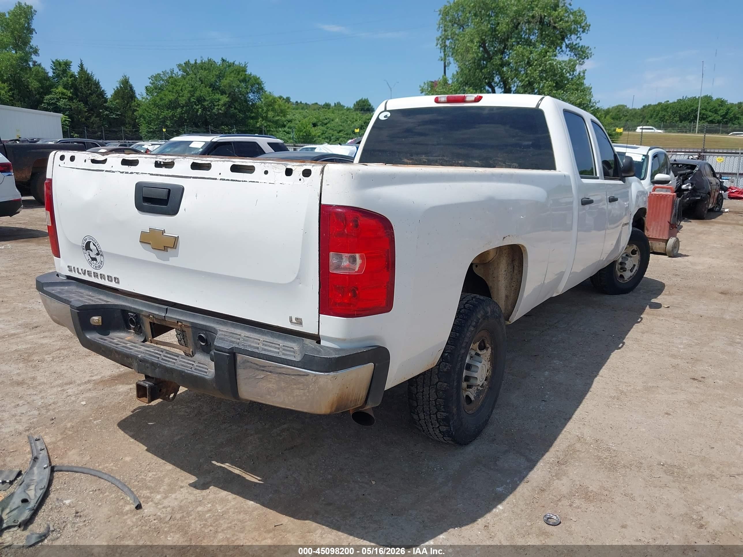 2008 Chevrolet Silverado 2500hd Work Truck White vin: 1GCHC23K88F199262