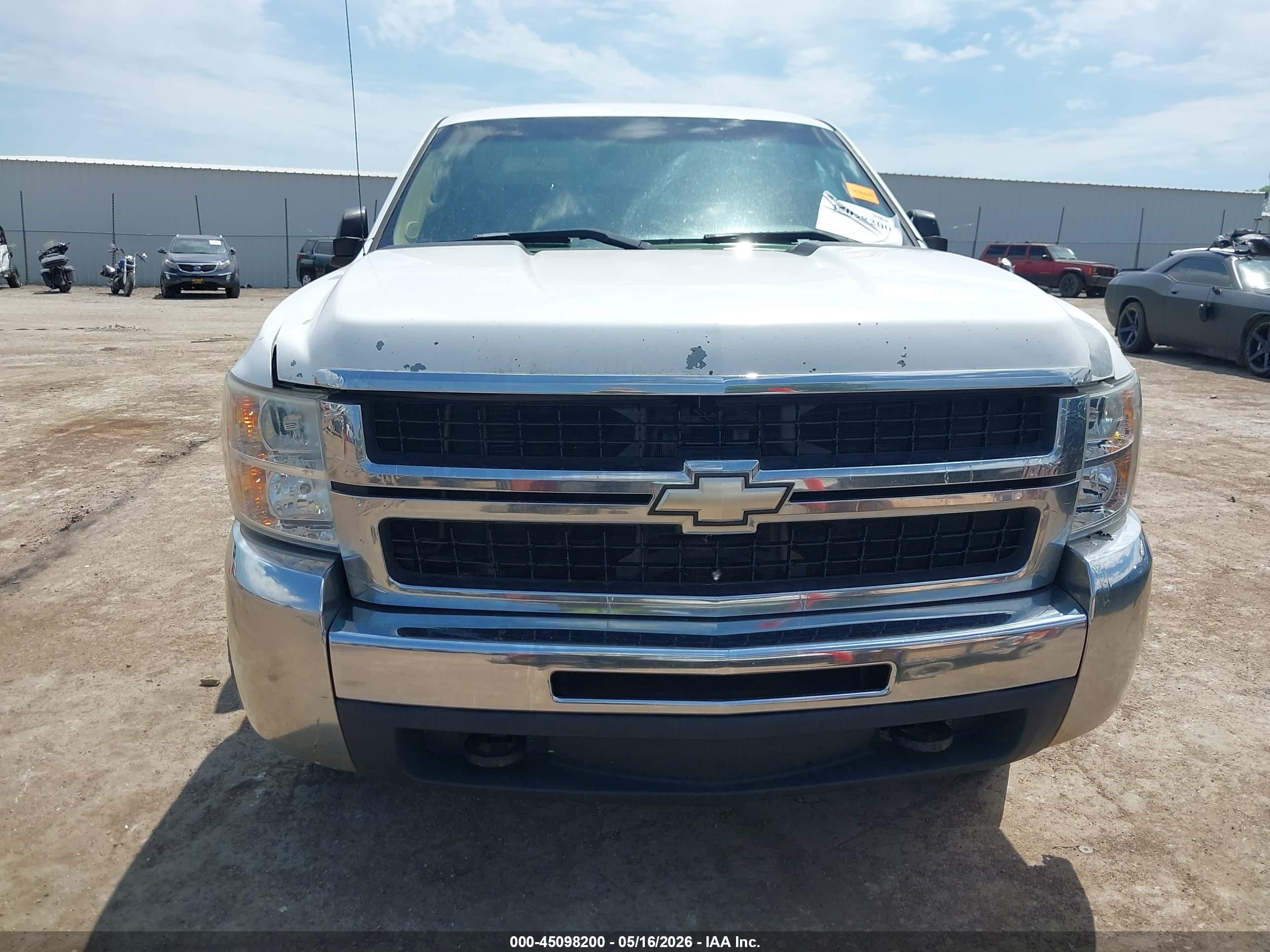 2008 Chevrolet Silverado 2500hd Work Truck White vin: 1GCHC23K88F199262