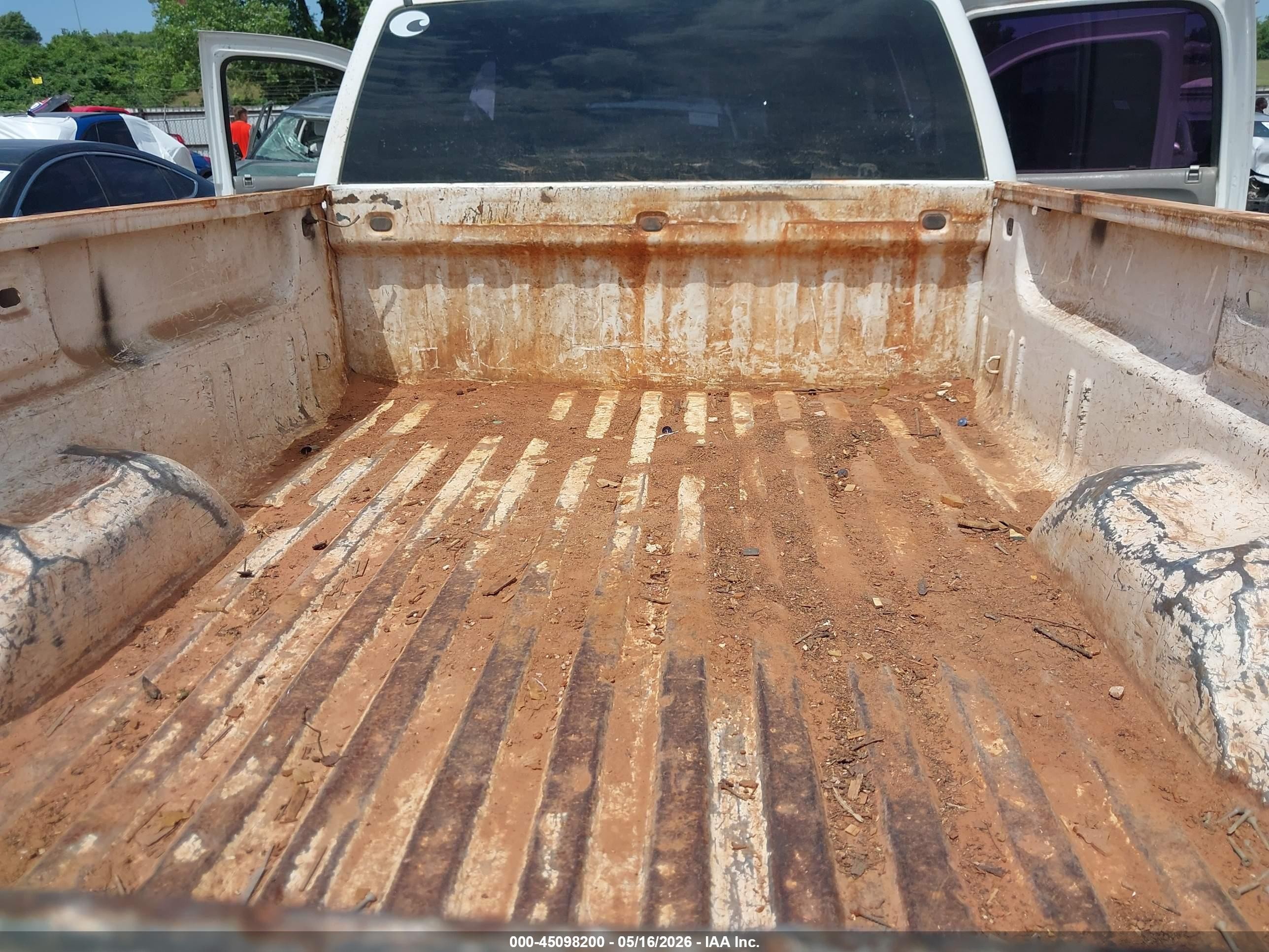2008 Chevrolet Silverado 2500hd Work Truck White vin: 1GCHC23K88F199262