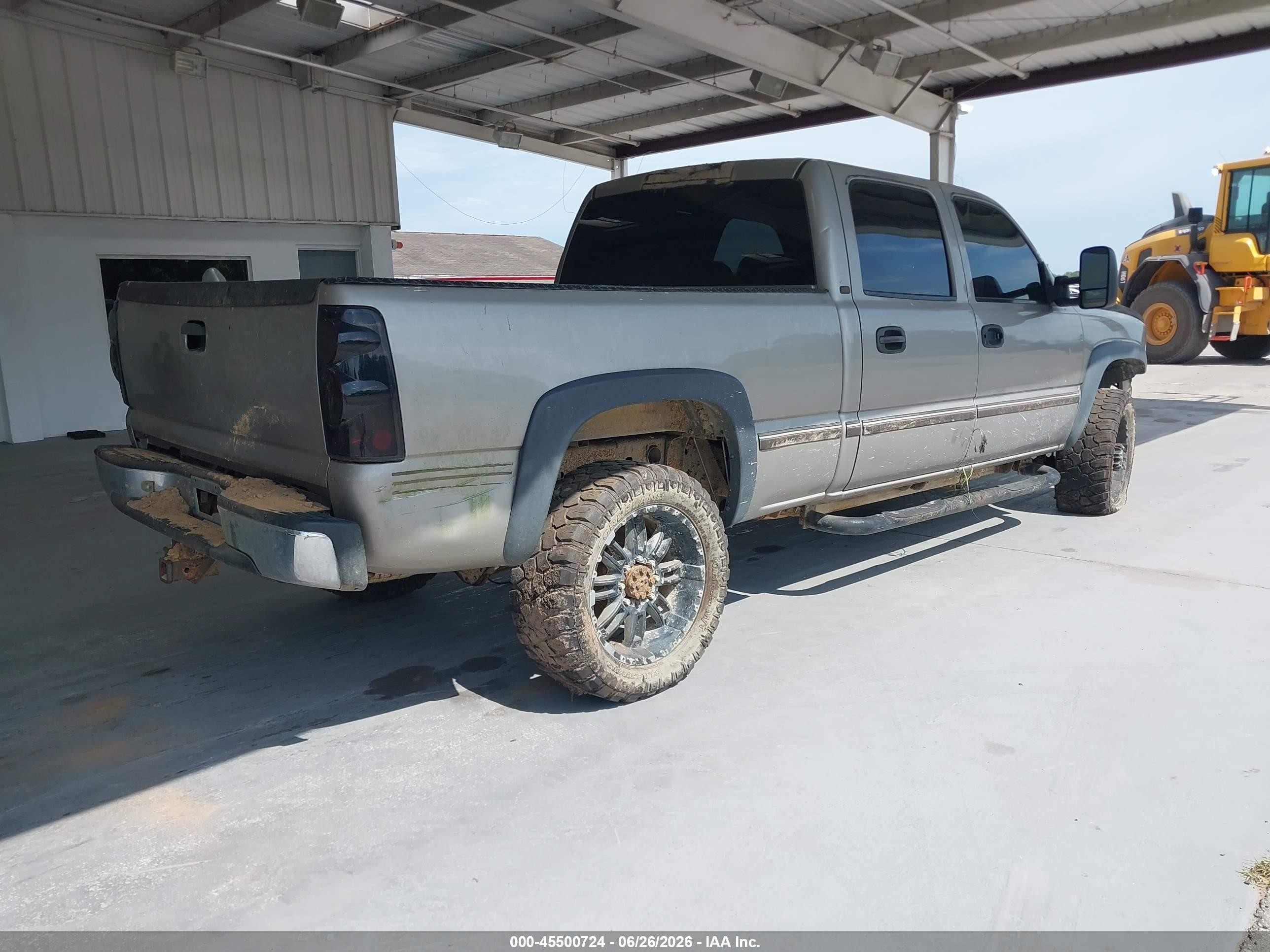 2003 Chevrolet Silverado 2500hd   Gold vin: 1GCHC23U03F215397