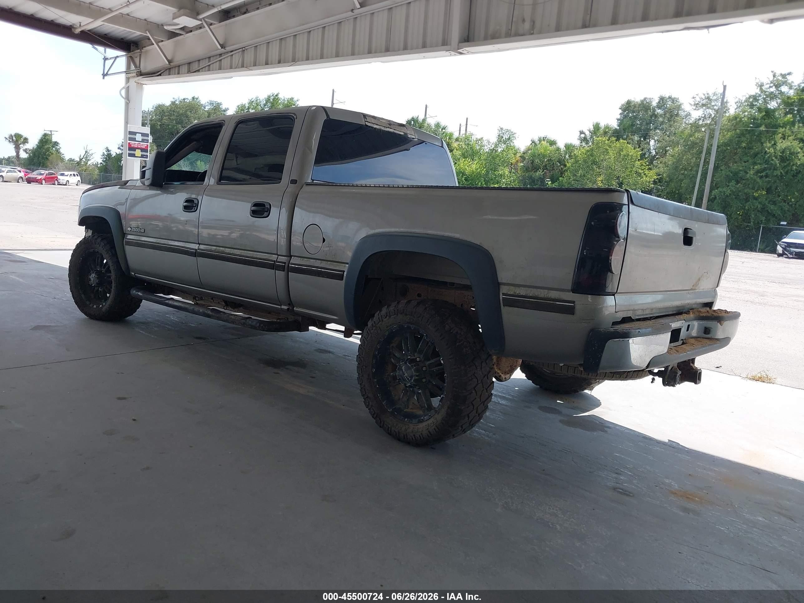 2003 Chevrolet Silverado 2500hd   Gold vin: 1GCHC23U03F215397