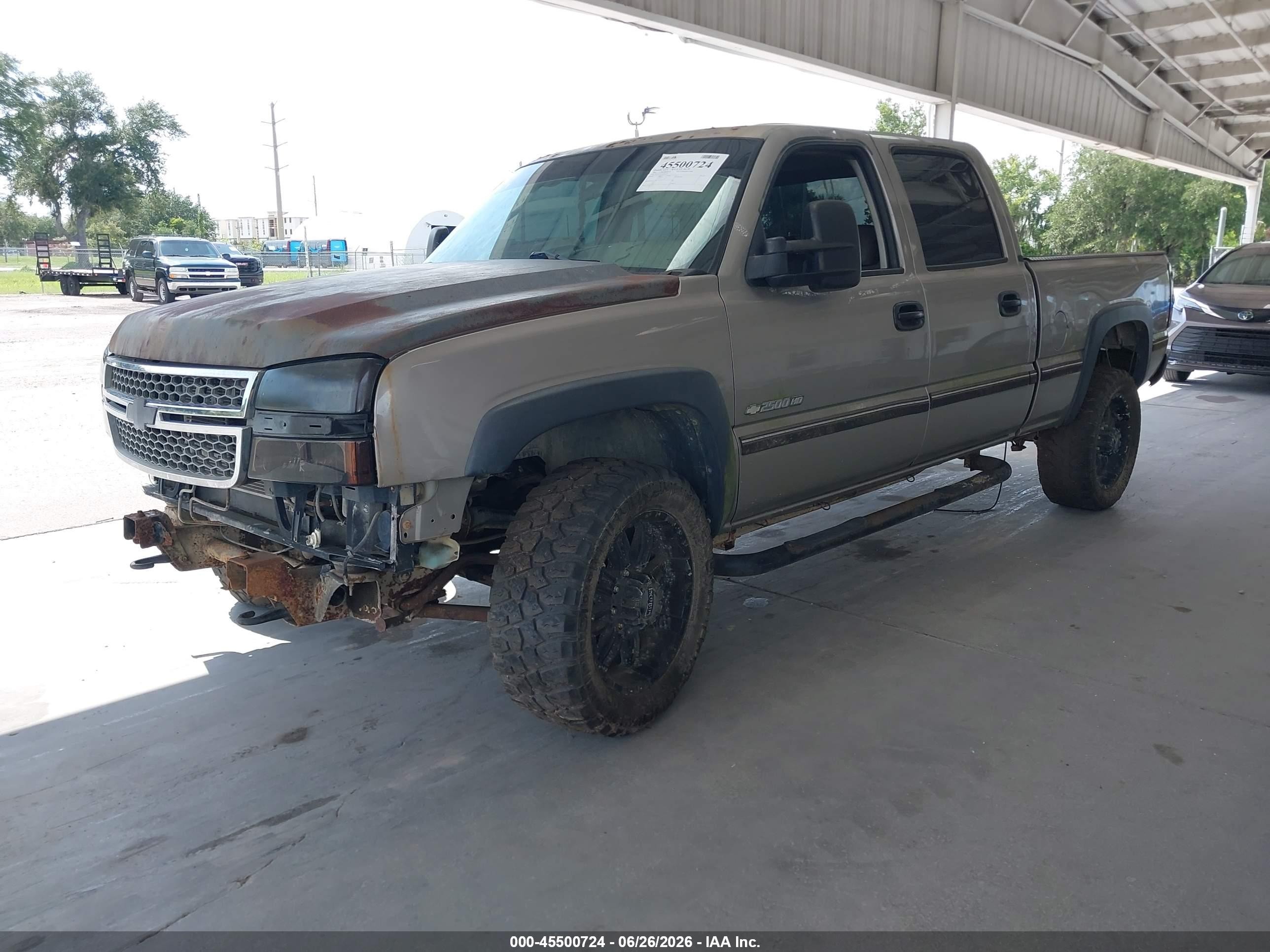 2003 Chevrolet Silverado 2500hd   Gold vin: 1GCHC23U03F215397